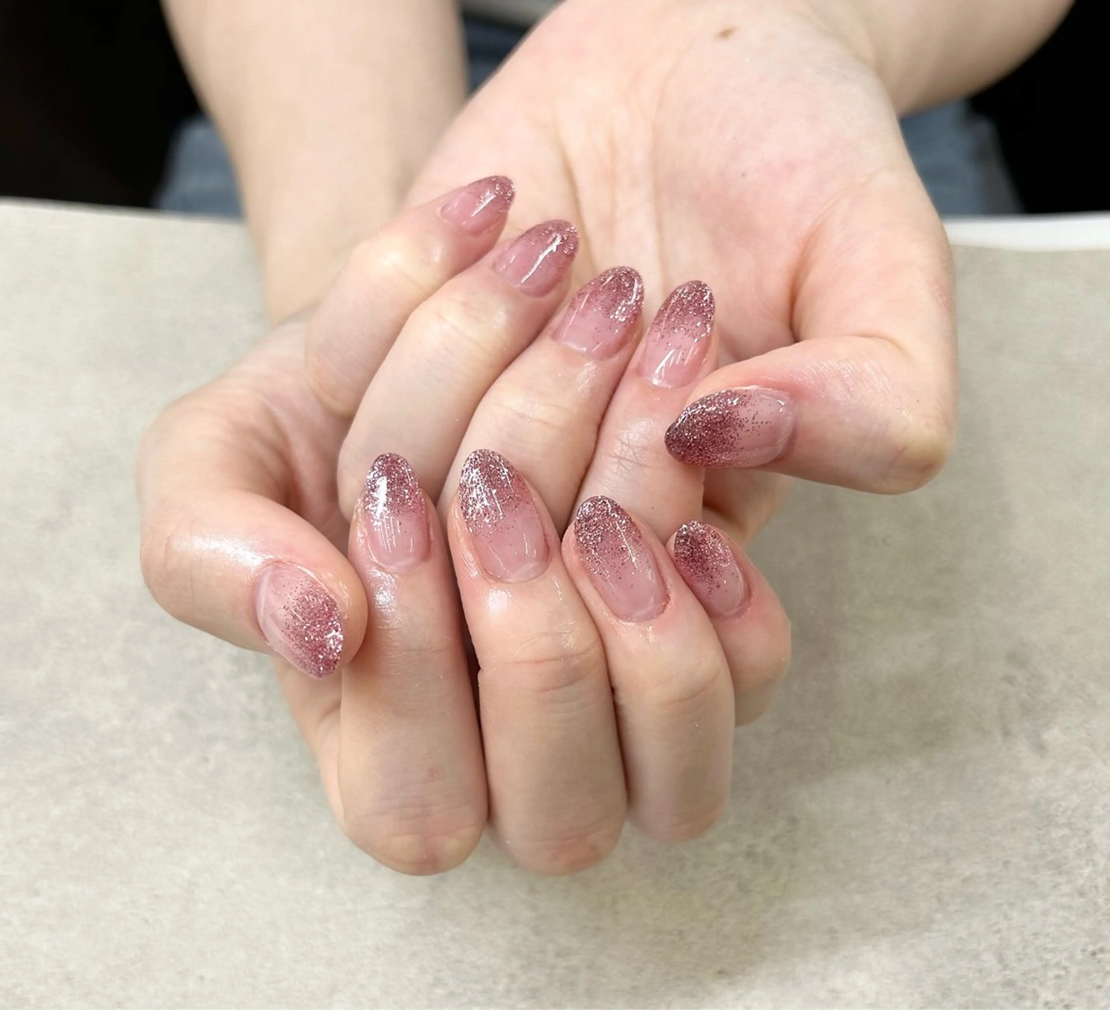 ネイル グラデーション ラメ(グリッター) ラメグラデーション MAXKELLY MAIKAのネイルデザイン