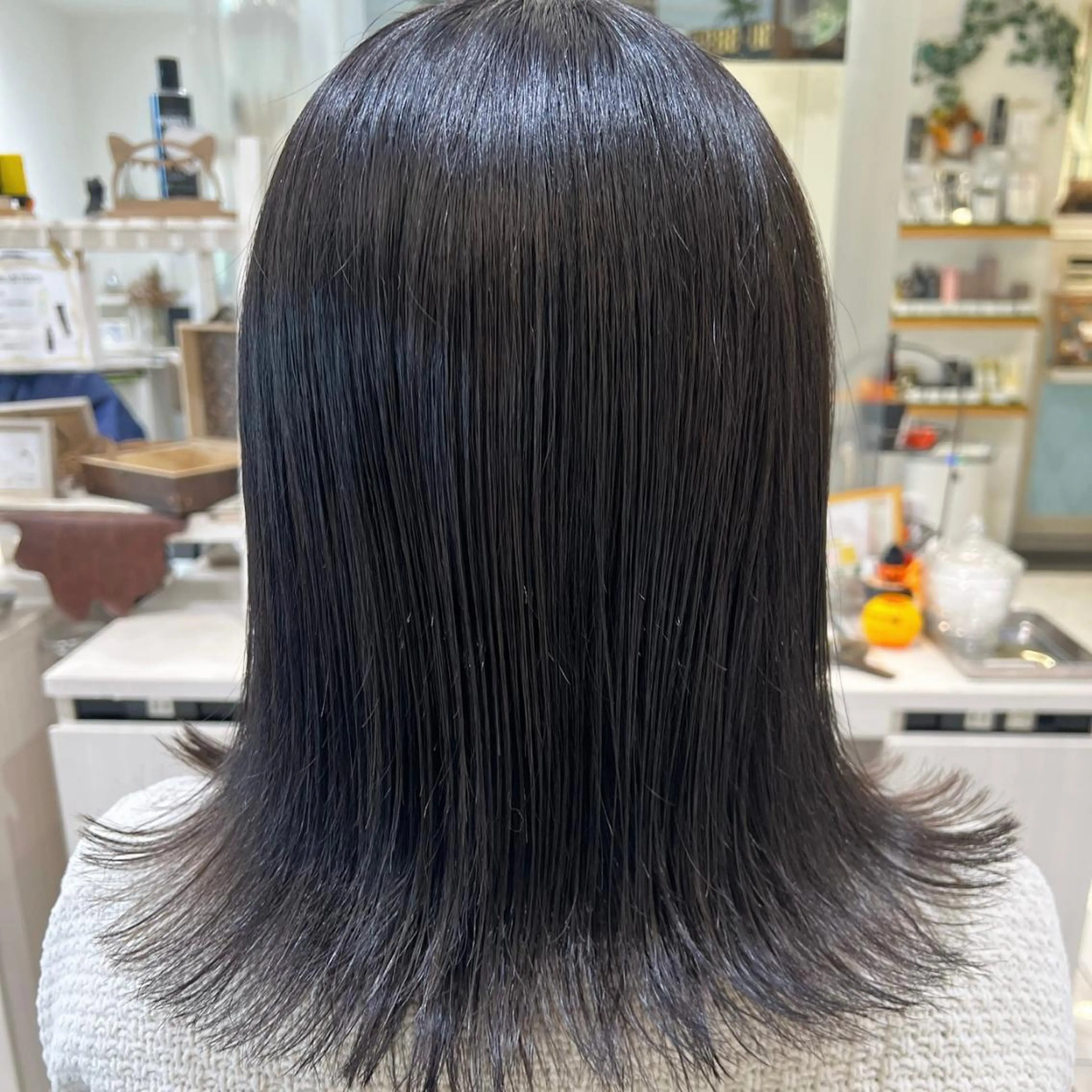 ミディアム 三箇島 陽香のヘアスタイル