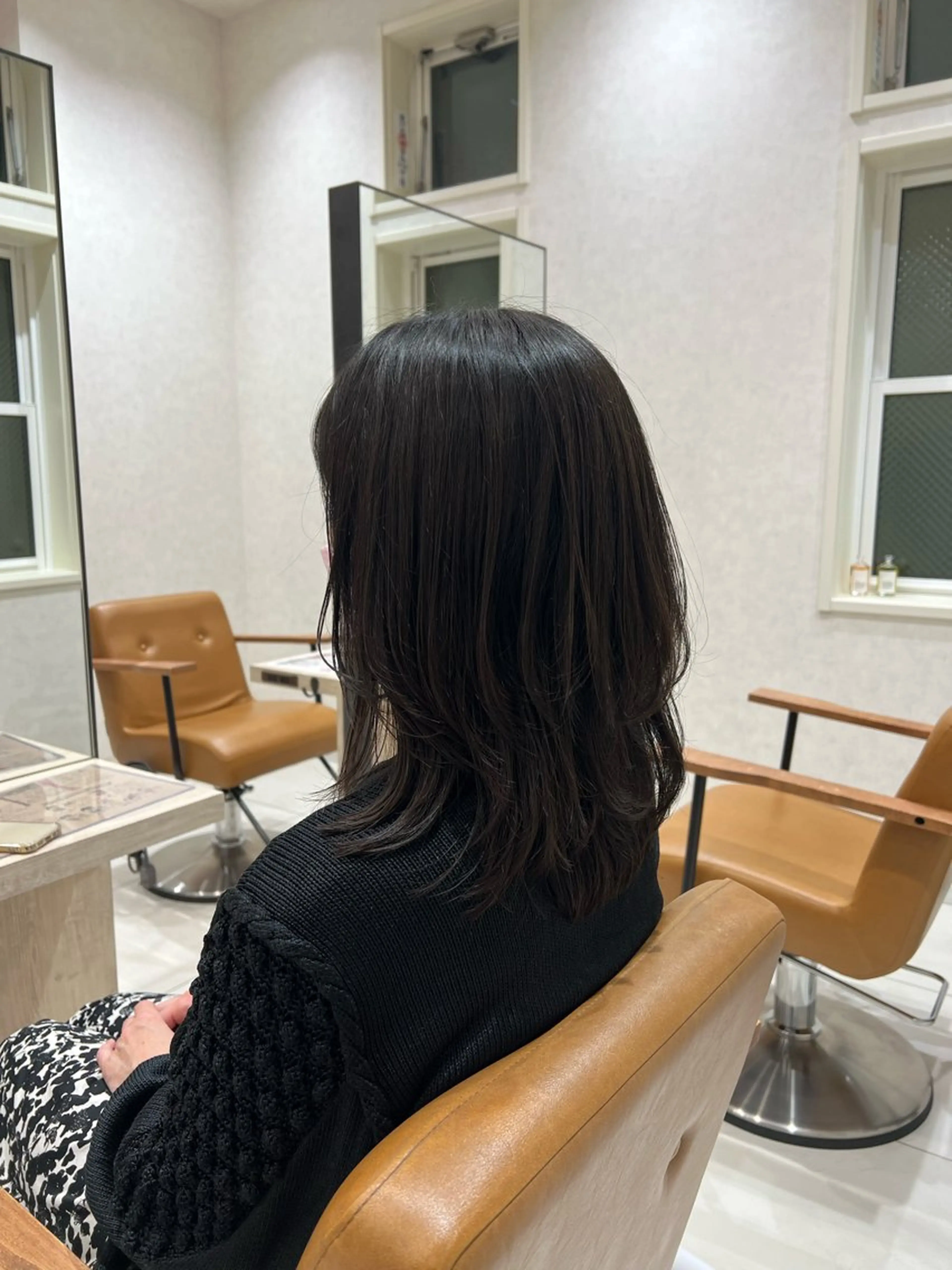 ミディアム ミディアムレイヤー レイヤーカット ヘアカラー トリートメント レディースショート／ メンズパーマ／足立のヘアスタイル