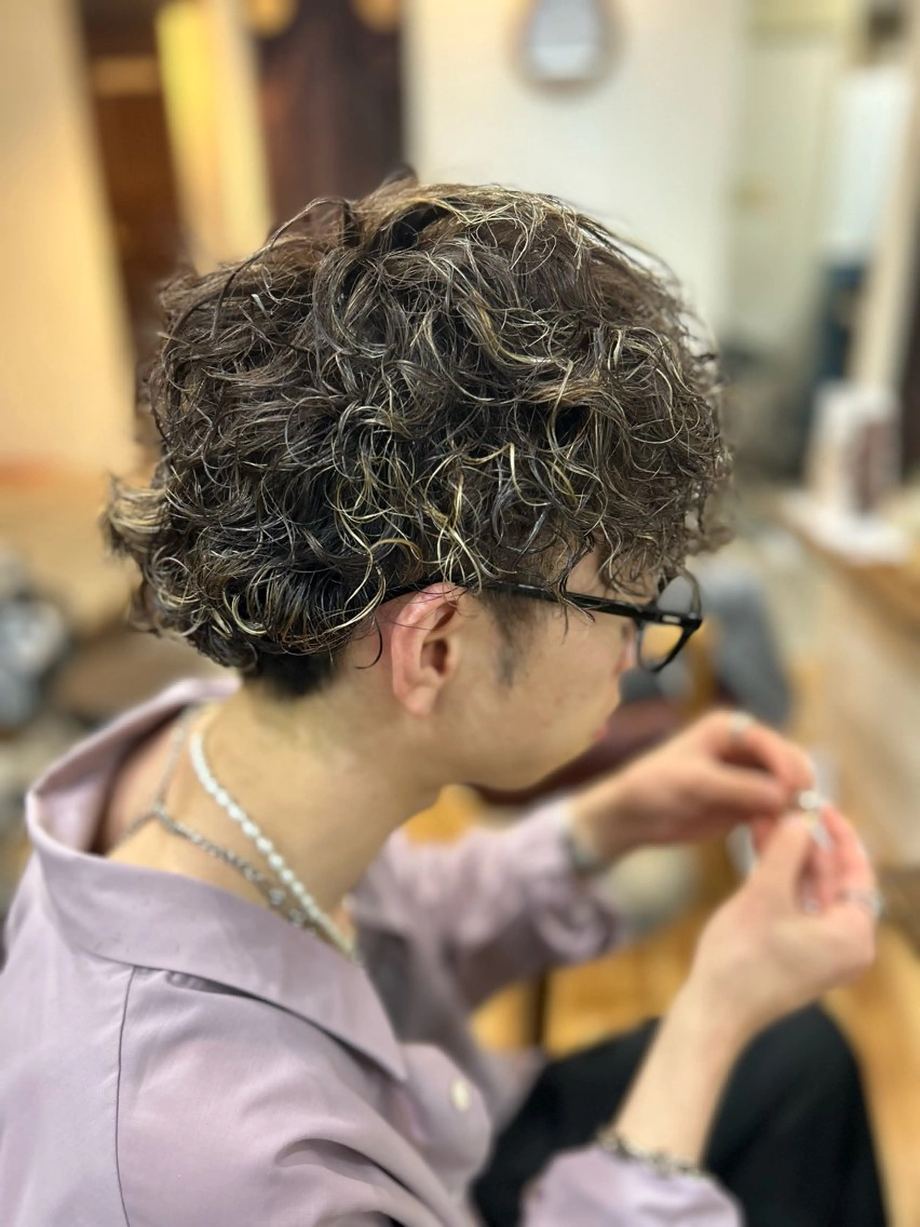 ショート パーマ メンズ メンズハイライト ハイライト カット パーマ CECIL hair なんば店所属・メンズパーマ 艶髪☆店長☆有馬のヘアスタイル