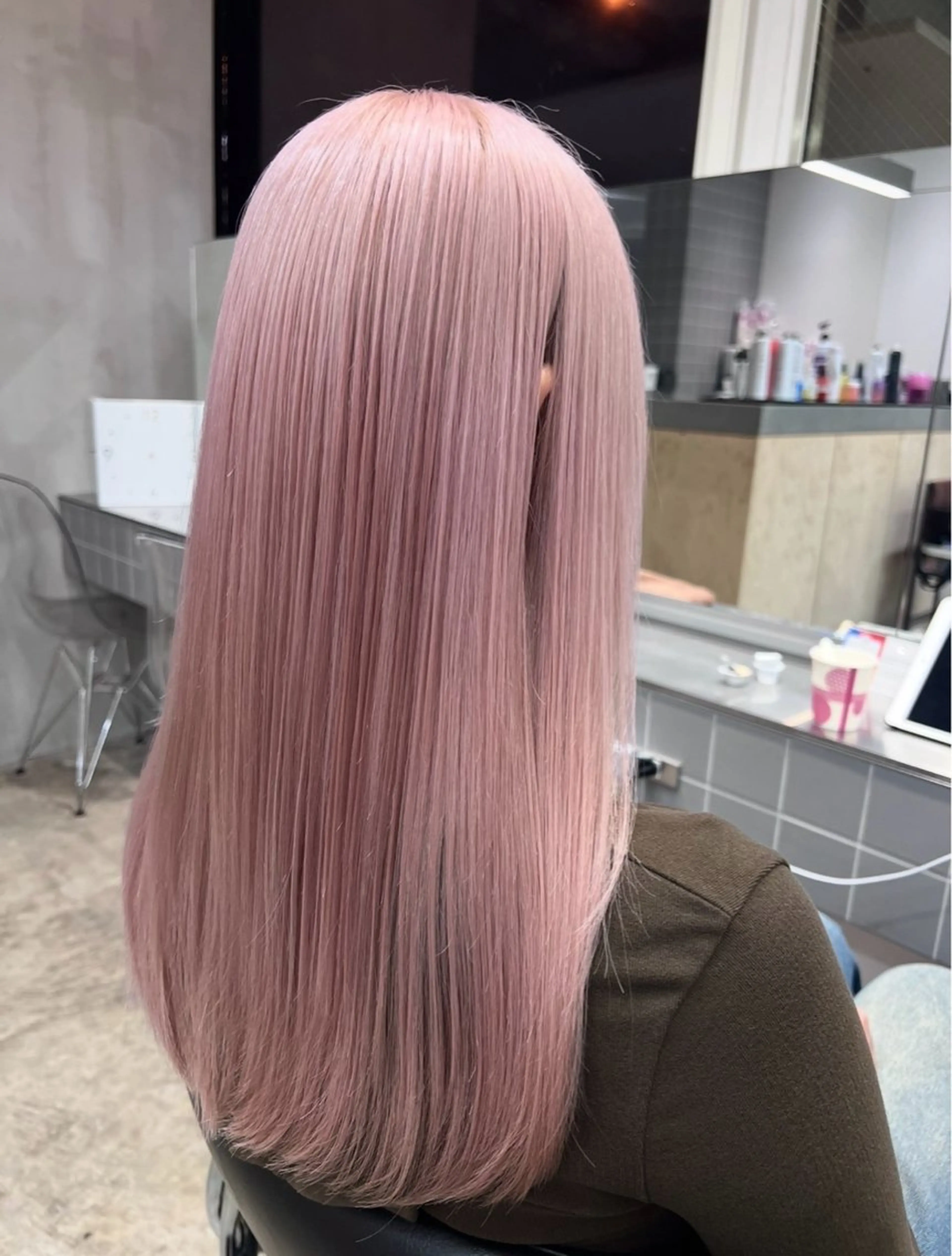 ロング ヘアカラー るかハイトーンピンク カラー/プルエクステのヘアスタイル