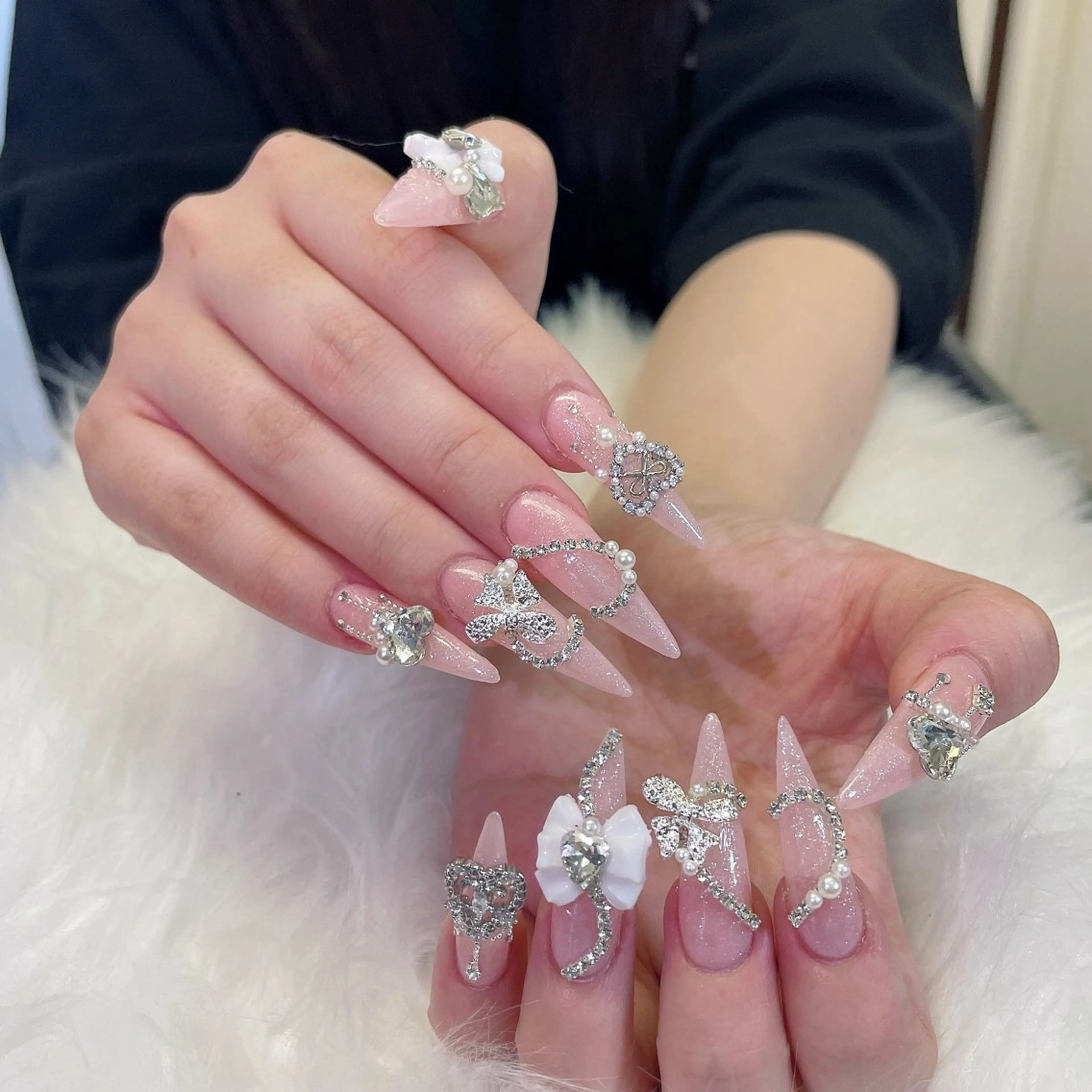 ネイル オーロラネイル 成人式 フレンチネイル ハート 韓国ネイル ハンドネイル Melody Nail所属・Melody  3D/スカルプ専門店のネイルデザイン