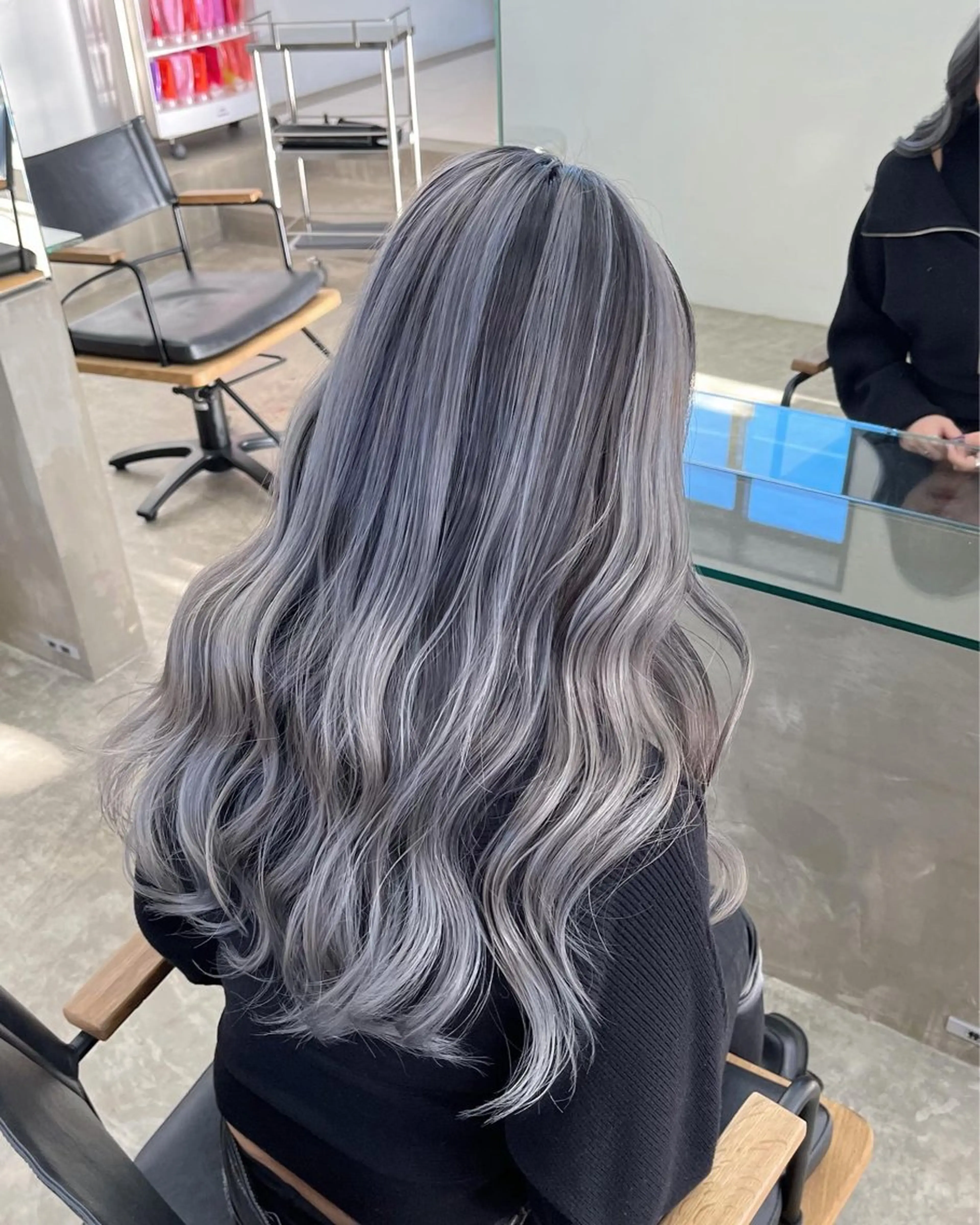 ロング ハイライト レイヤーカット スタイリスト杉本 泰士朗のヘアスタイル