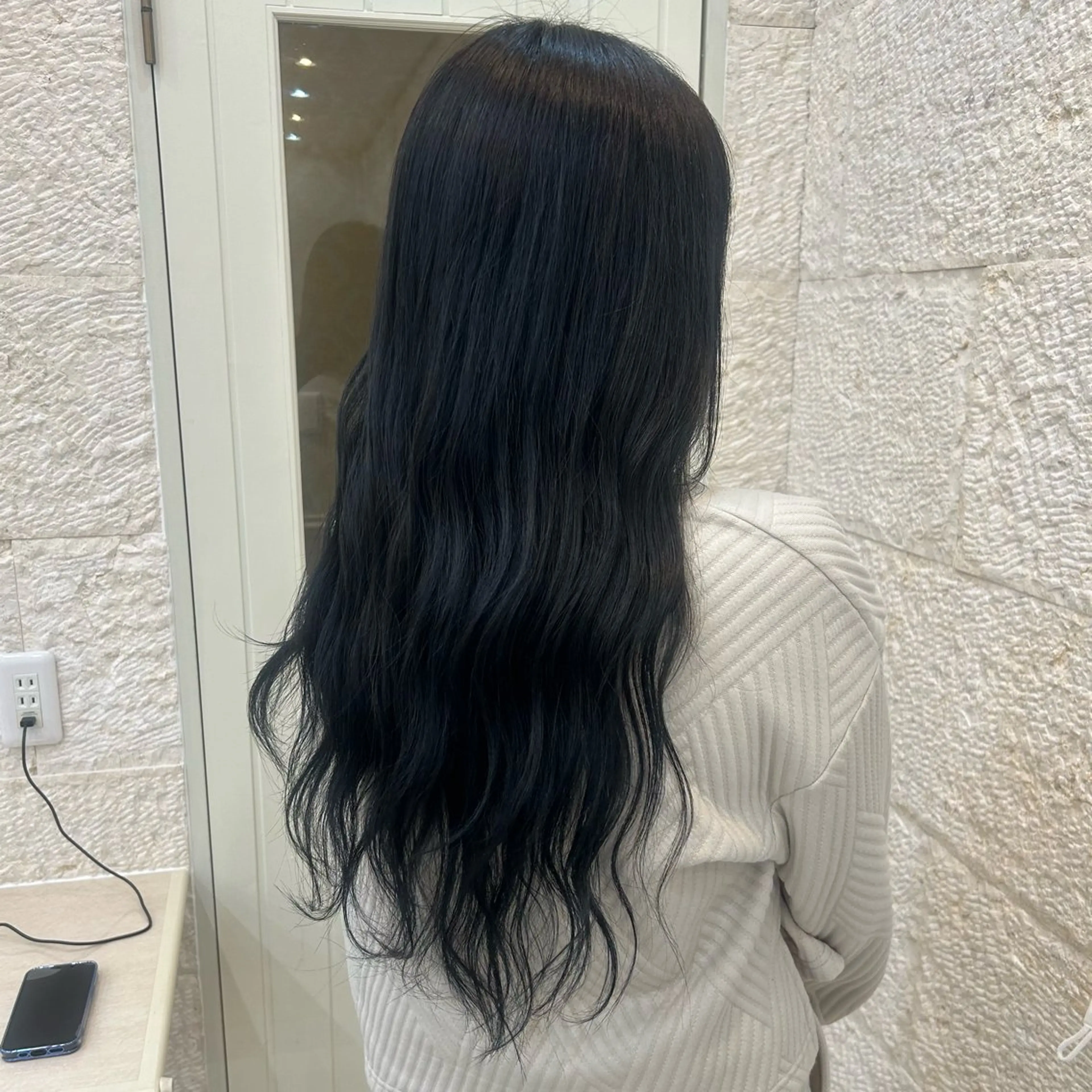 ロング カラー 黒髪 透明感カラー ヘアカラー トリートメント 安原 百愛のヘアスタイル