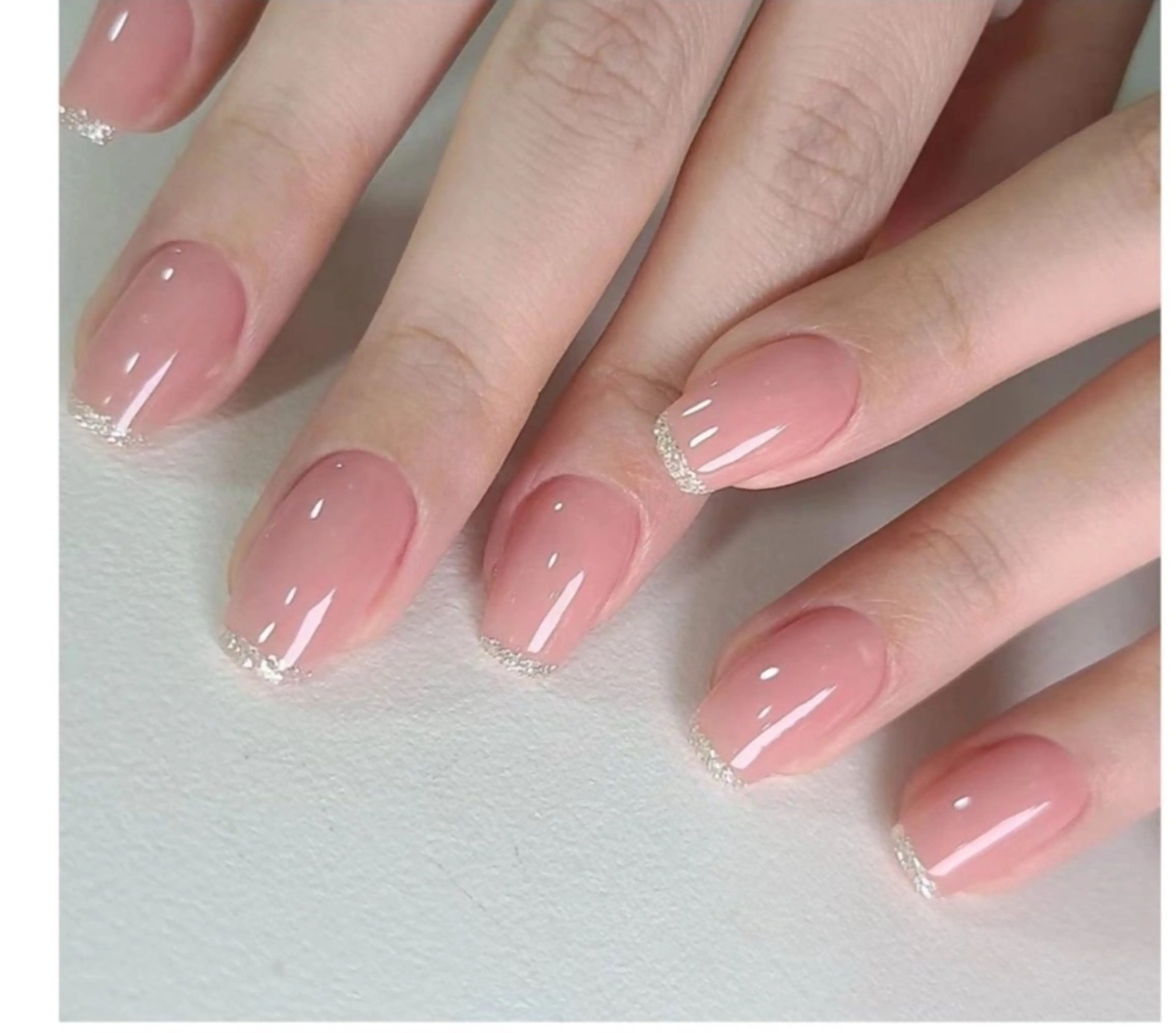 ネイル pink ladyサロン所属・べ にのネイルデザイン