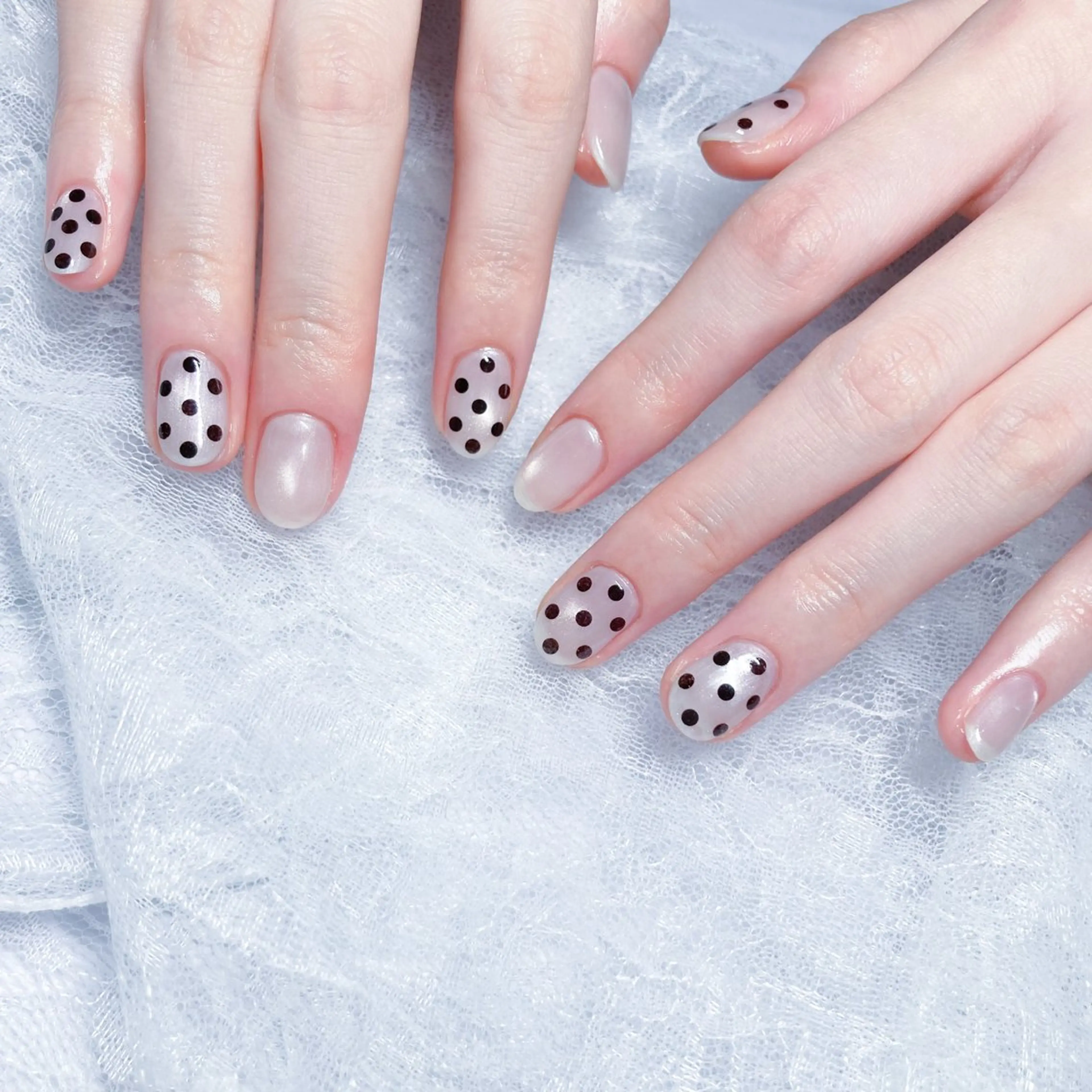 ネイル ドット マグネットネイル マグネットワンカラー 持ち込み ワンカラーネイル ハンドネイル Terrace＋所属・Terrace＋ Nailのネイルデザイン