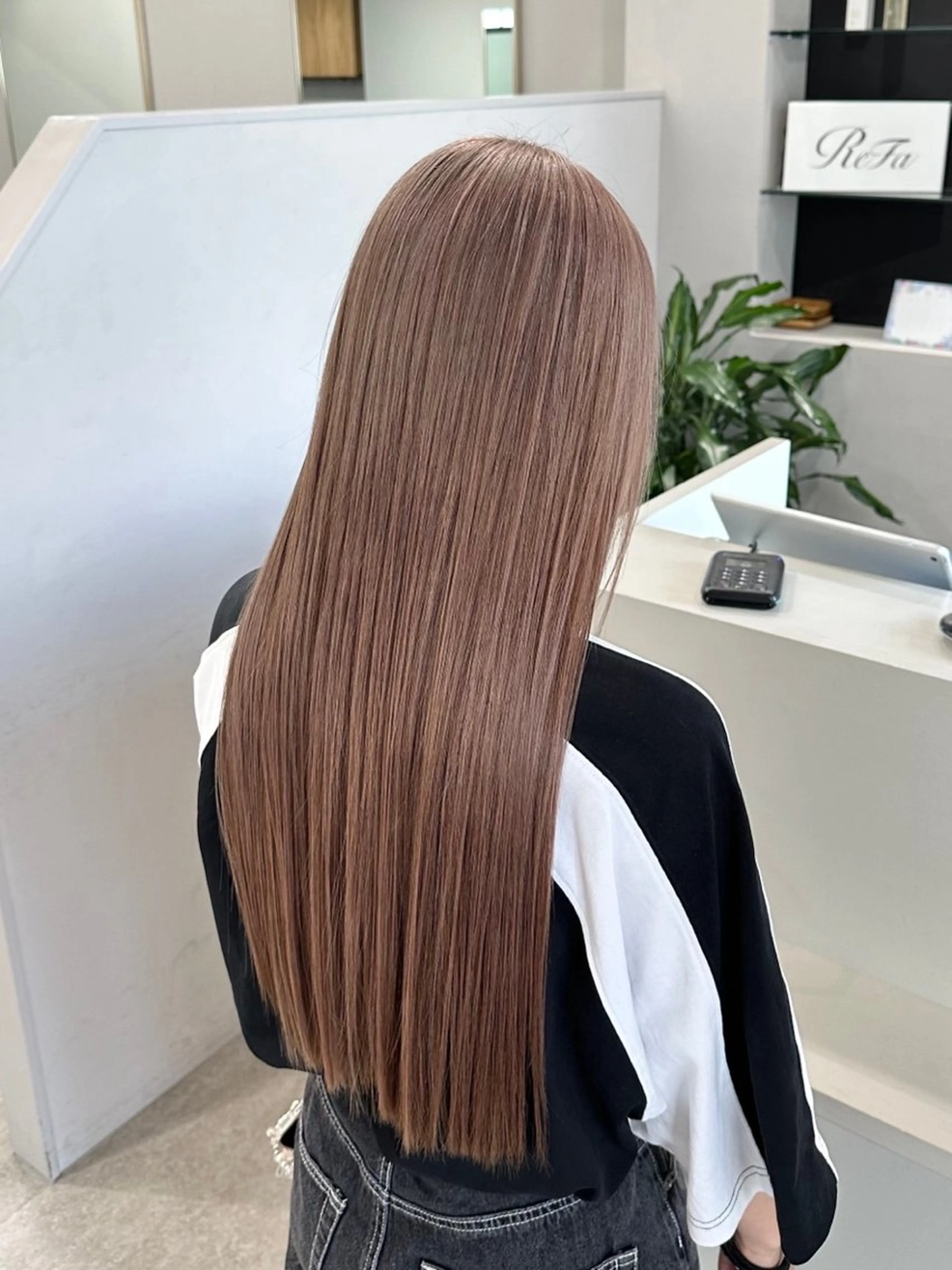 ロング カラー REINA ISHIDOのヘアスタイル