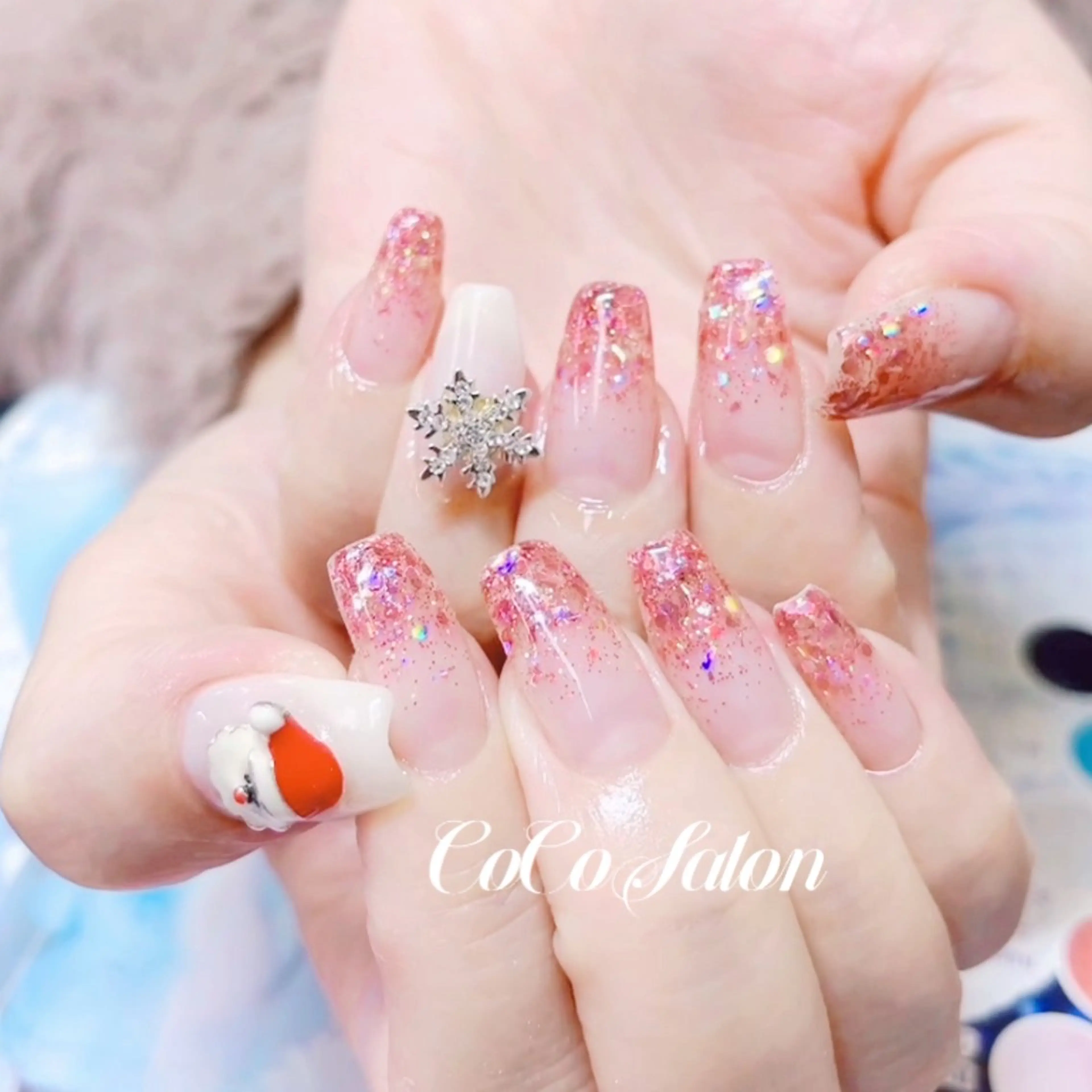 ネイル 長さ出し ジェルネイル ゴージャス グラデーション ホログラムネイル ハンドネイル CoCoSalon ネイル/まつ毛予約のネイルデザイン