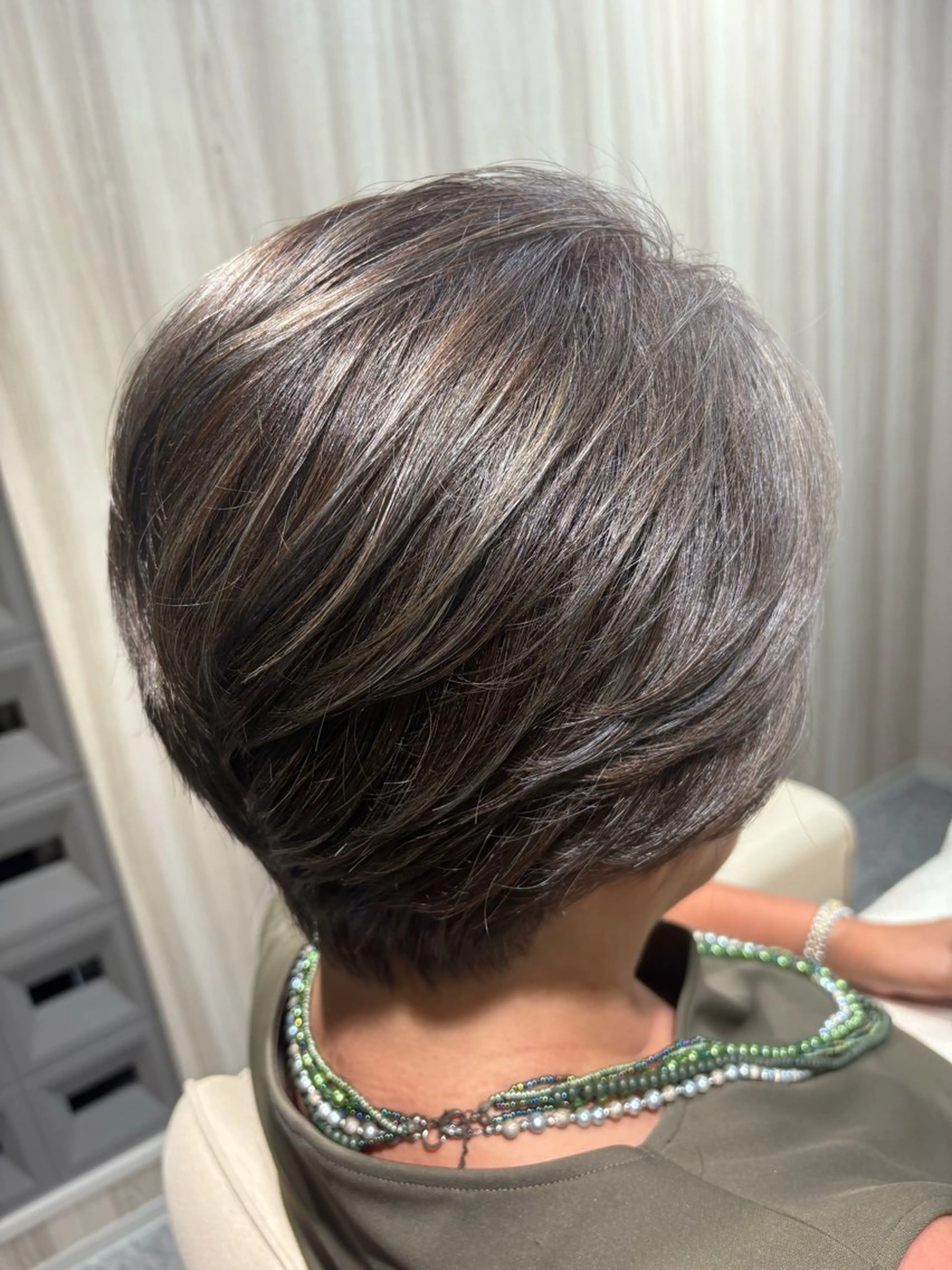 ショート カラー ハイライトカラー ハイライト 樋口 夏海のヘアスタイル