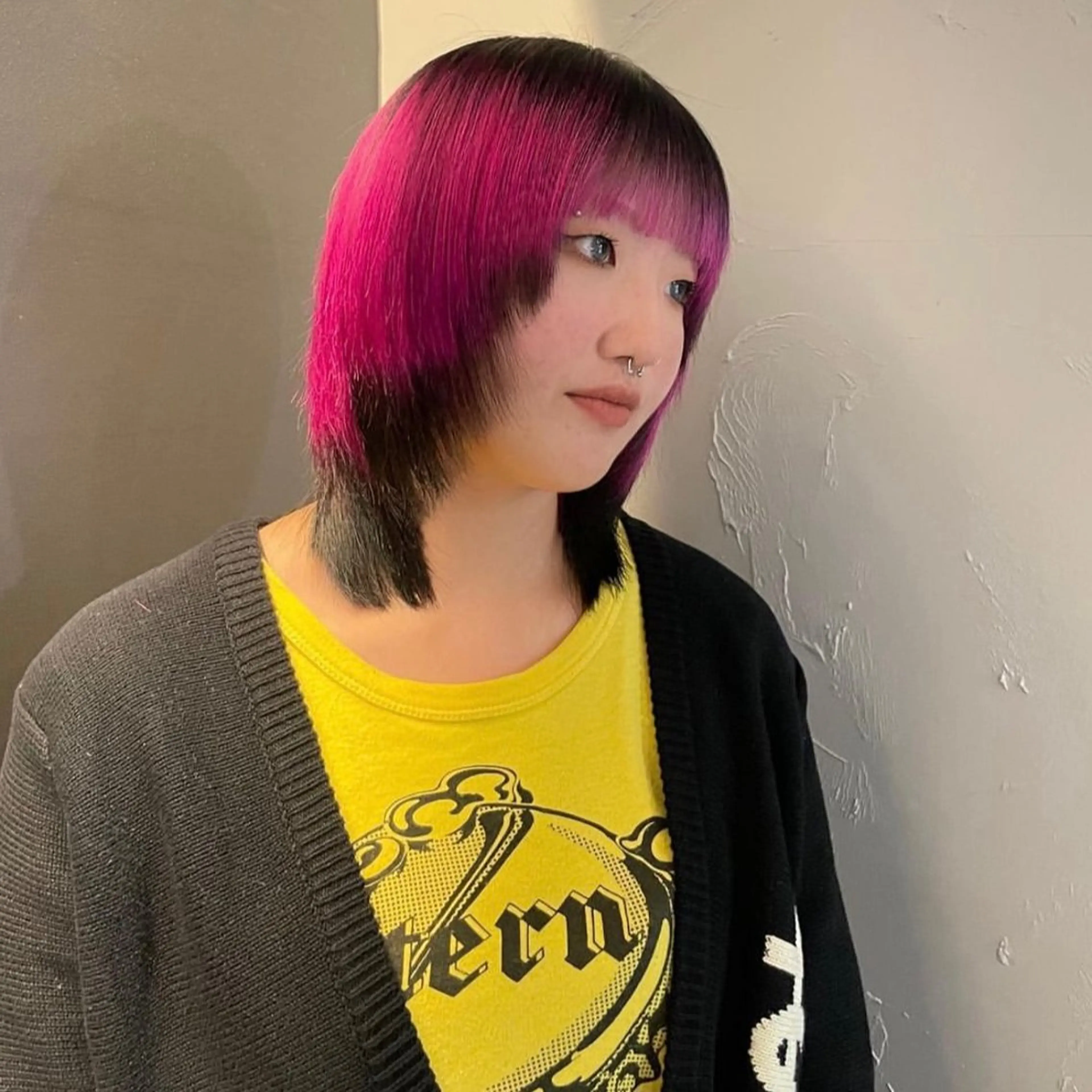 ミディアム カラー カット ヘアカラー ブロンド／ブリーチ 【SITY.】のヘアスタイル