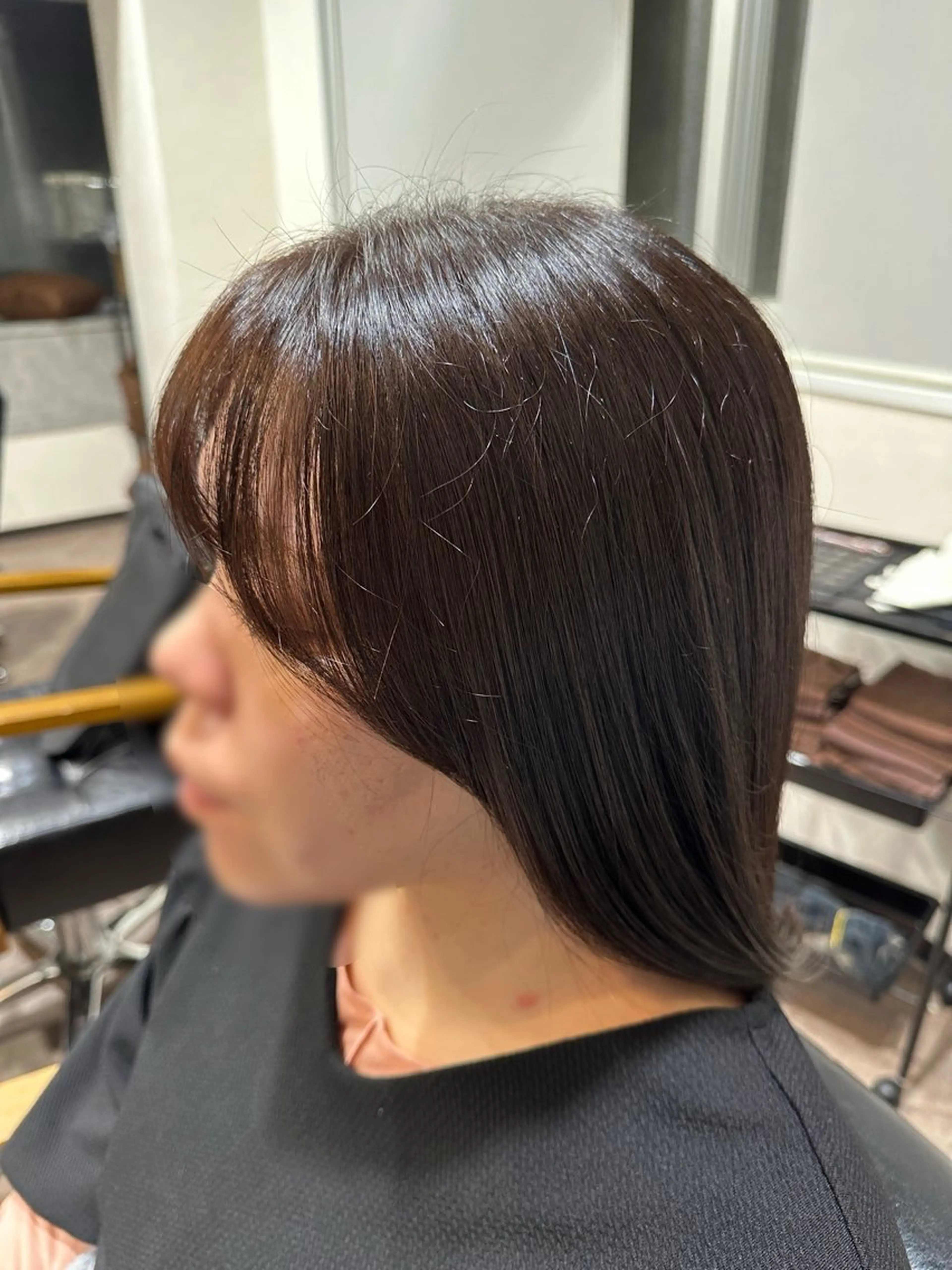 ミディアム カラー 亀井 結夏のヘアスタイル