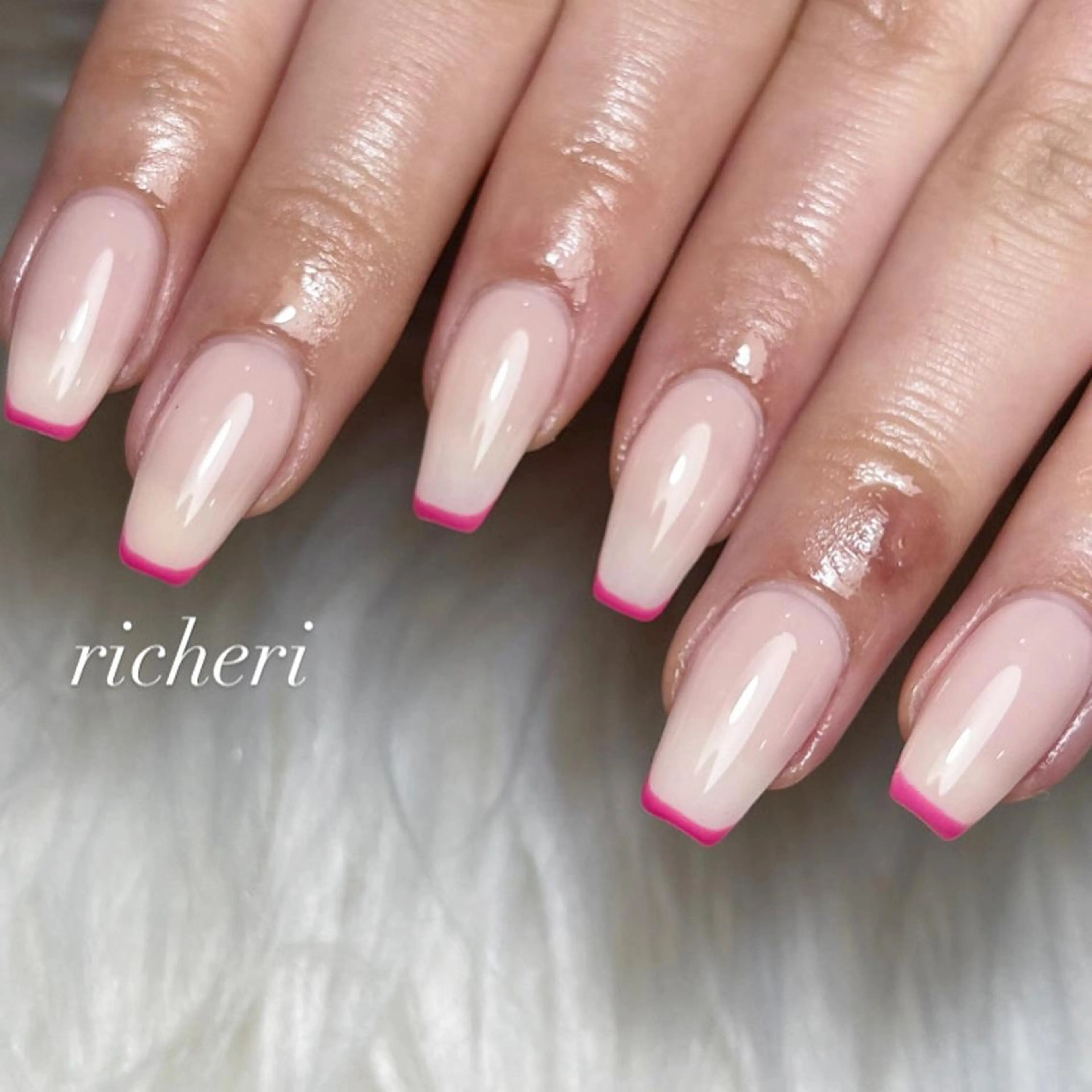 ミディアム ネイル ハンドネイル richeri beautyのネイルデザイン
