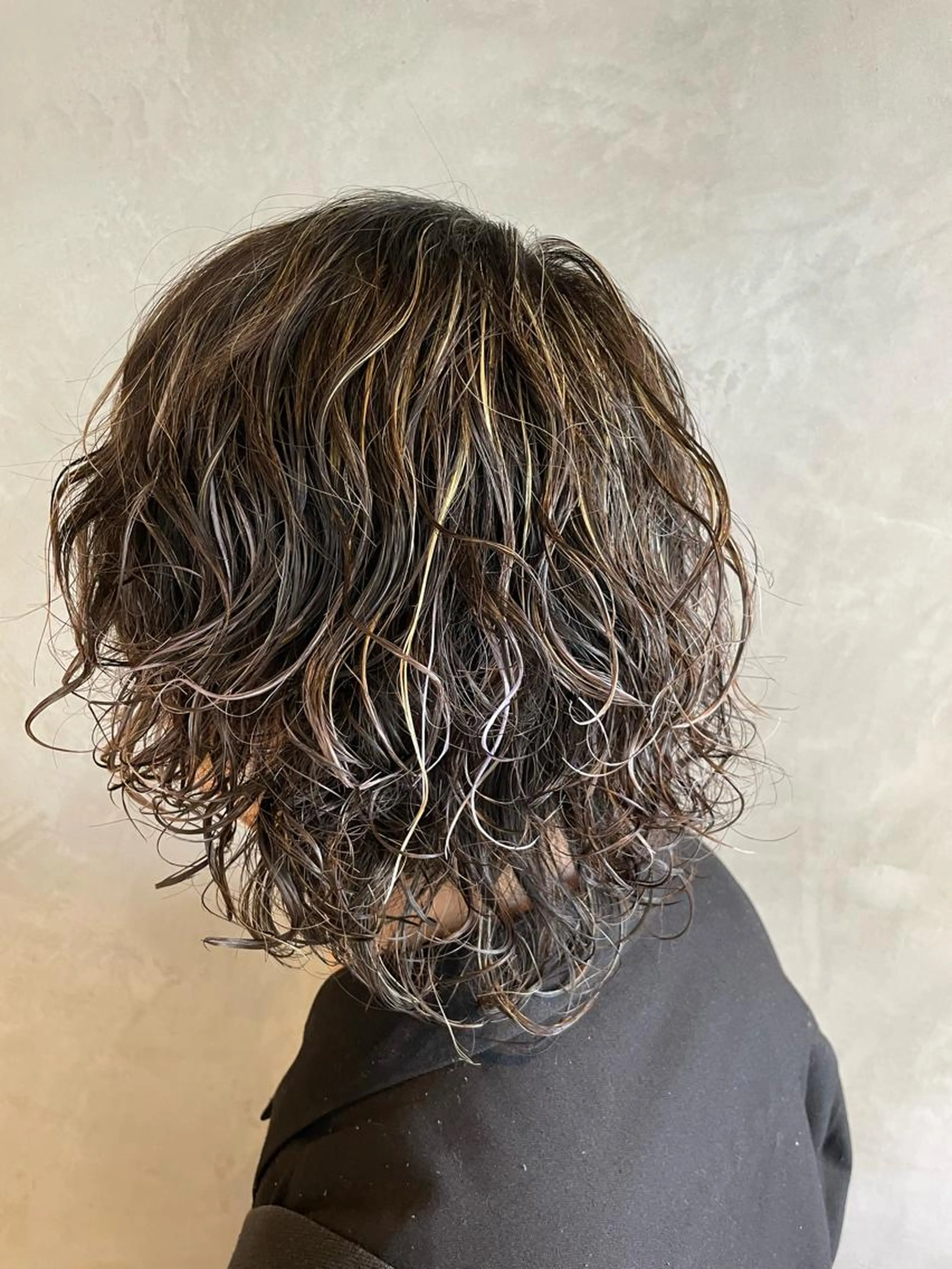 メンズホワイトハイライトの写真