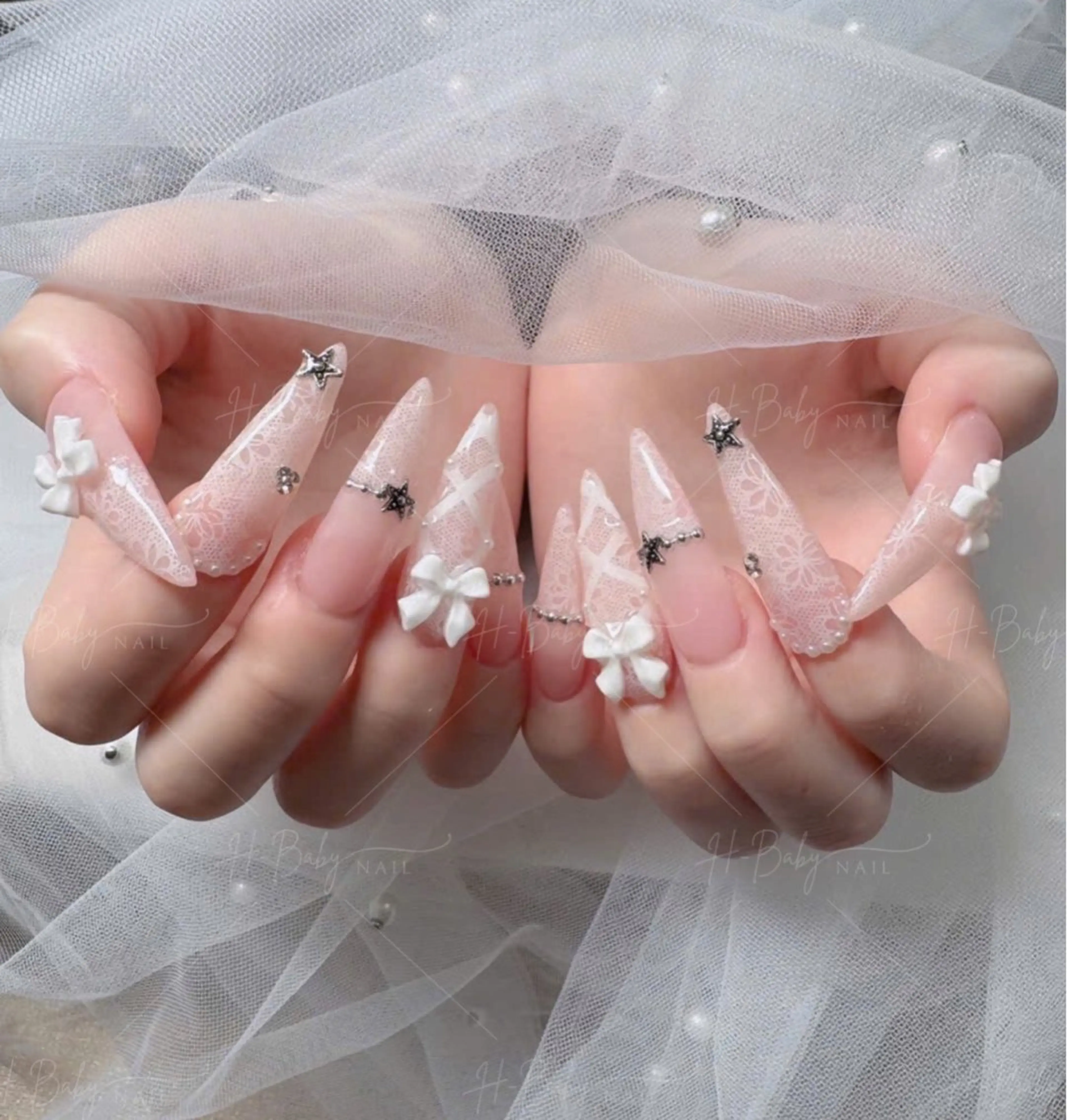 ネイル フレンチネイル ジェルネイル ハロウィン キラキラネイル 韓国ネイル H.baby Nail Salonのネイルデザイン