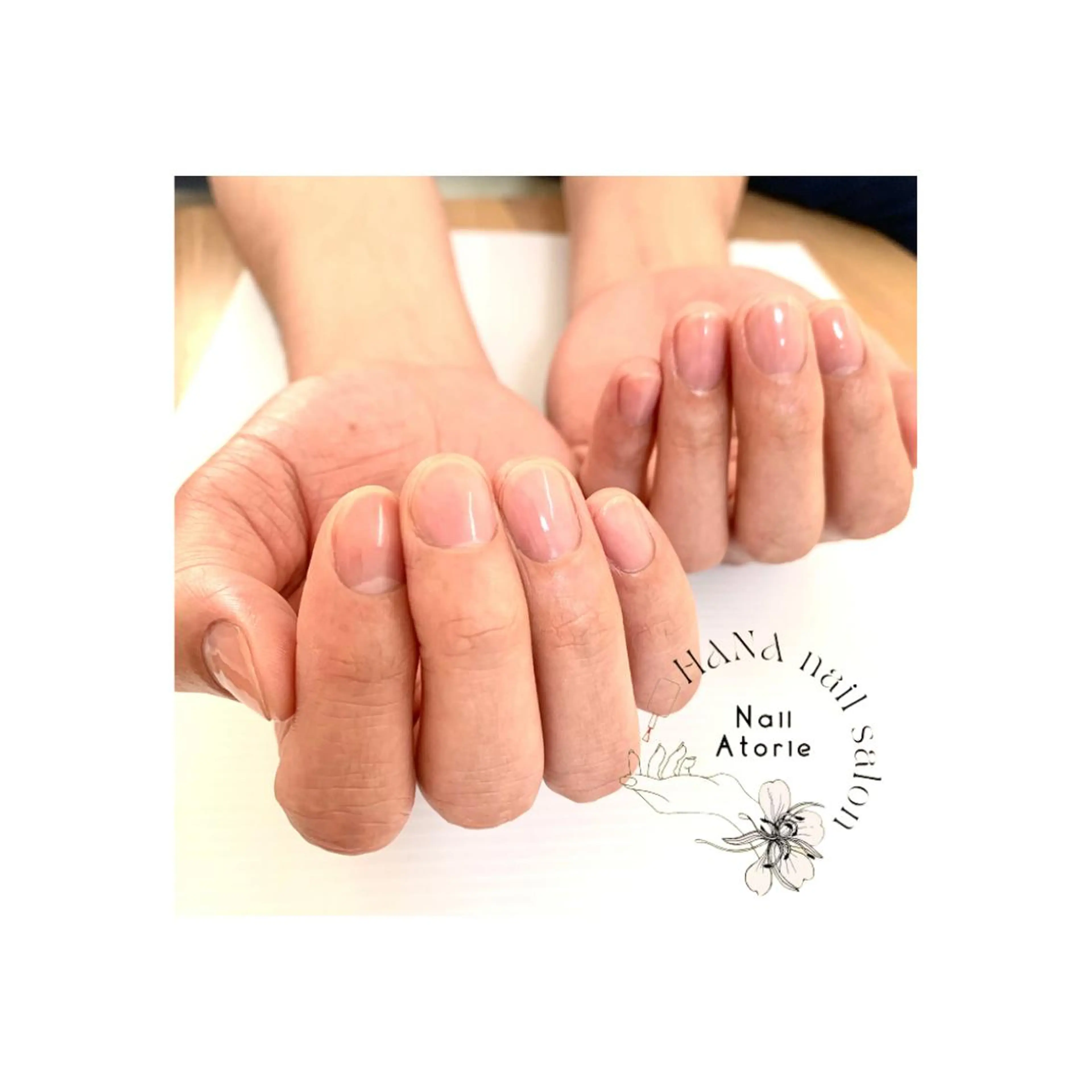 色塗りをされない方のためのベーシックなケアコースです。整爪+お湯を使用した爪周りのケア+手首までのトリートメントの写真