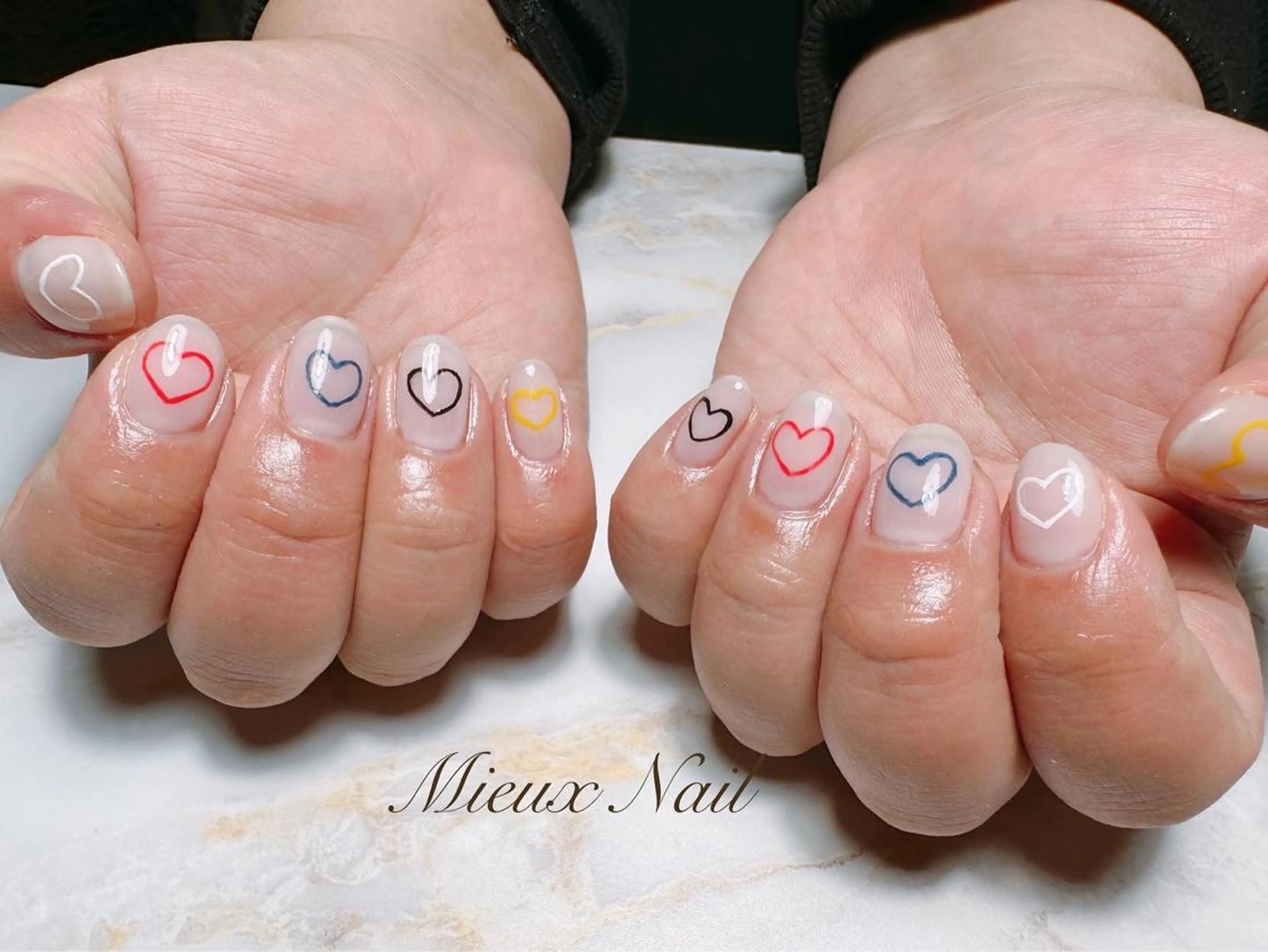 ネイル ハート 韓国ネイル シンプルネイル ホワイト 冬ネイル ハンドネイル 市川 麻衣子のネイルデザイン