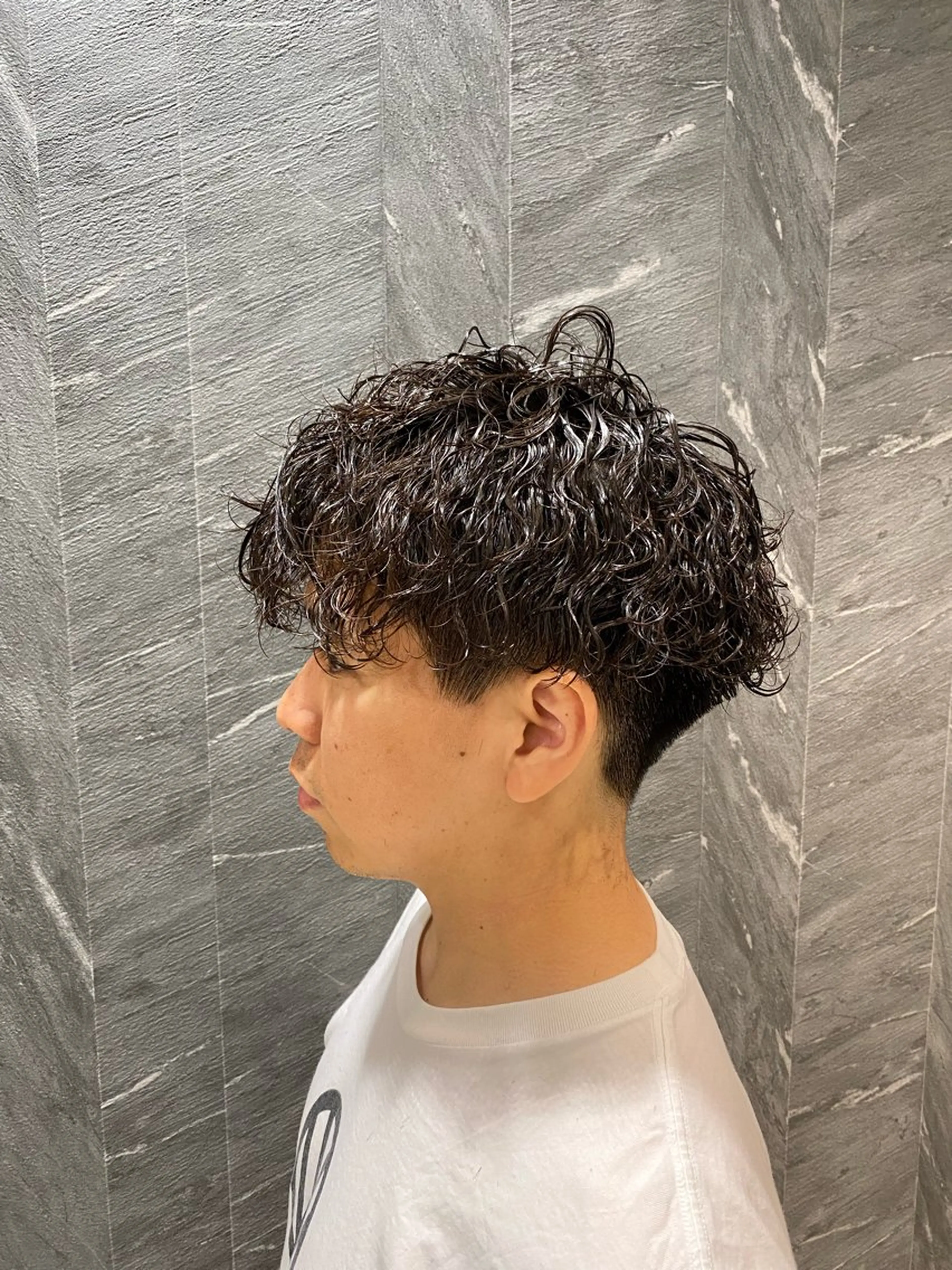 ショート パーマ メンズ カット パーマ 駒田 拳児のヘアスタイル