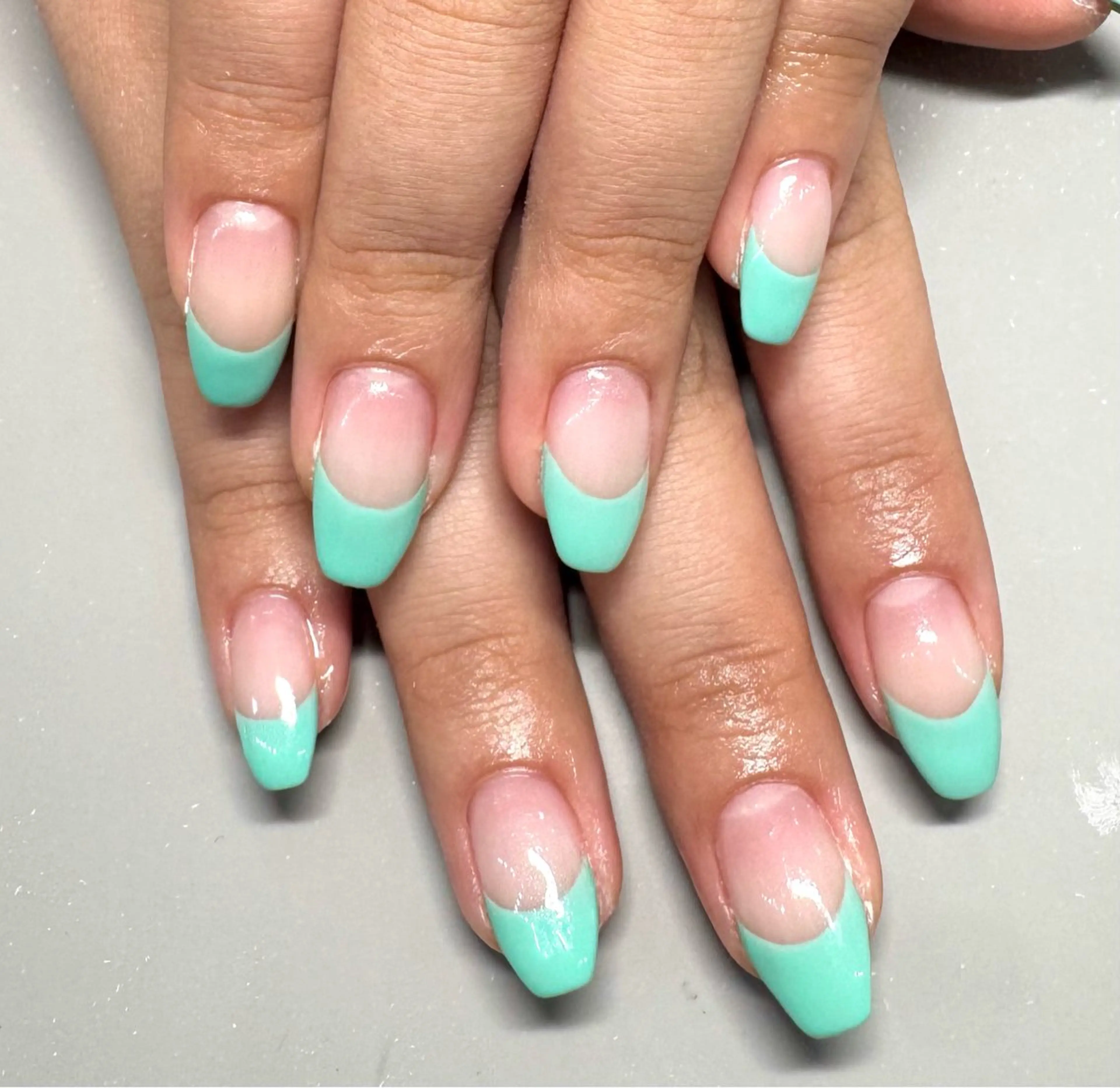 《オフなし》全色カラグラorフレンチ🩵の写真