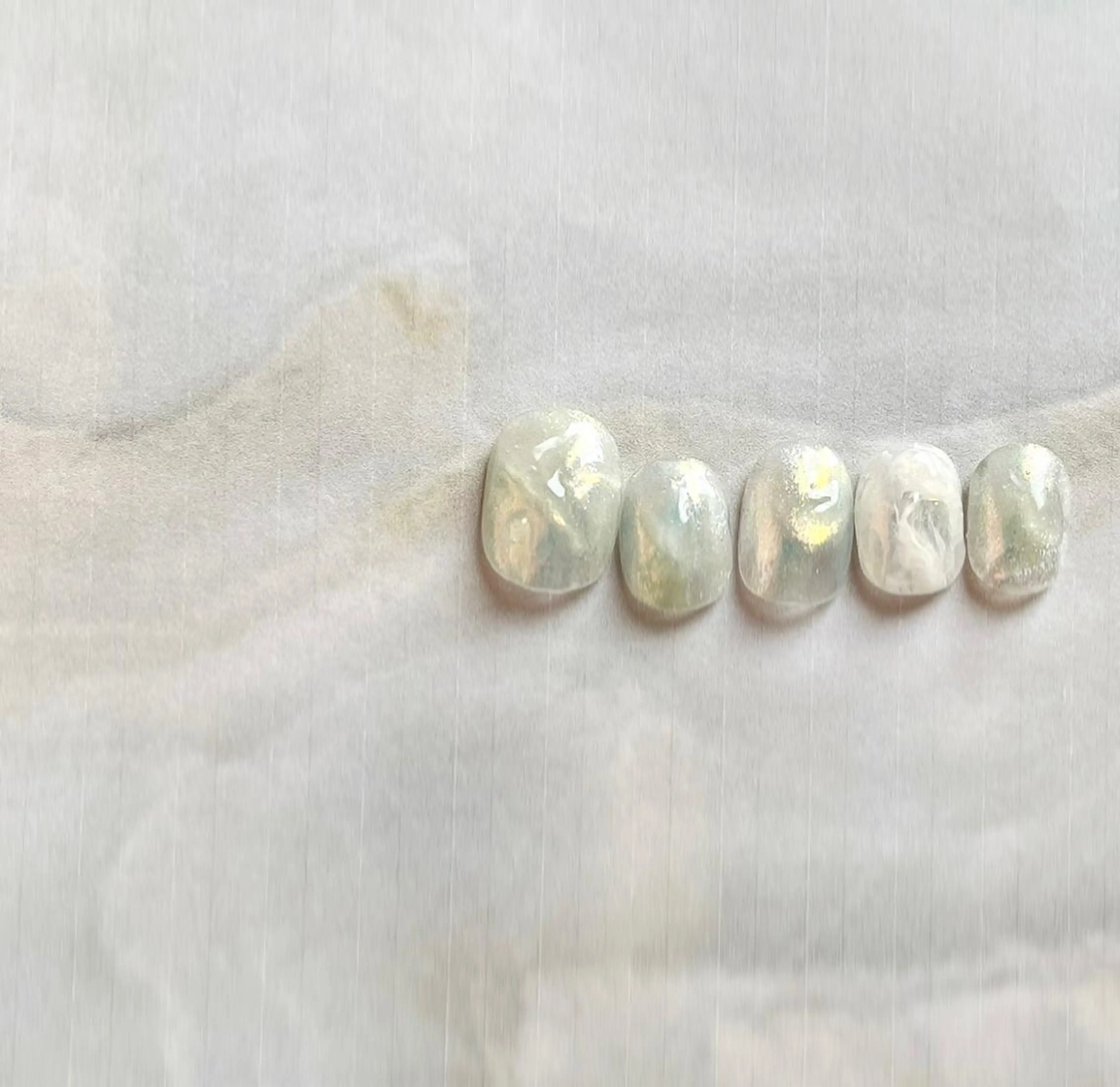 ネイル オーロラネイル ニュアンスネイル ぷっくりネイル フリーランス¨̮⃝ ネイリストOKADAのネイルデザイン