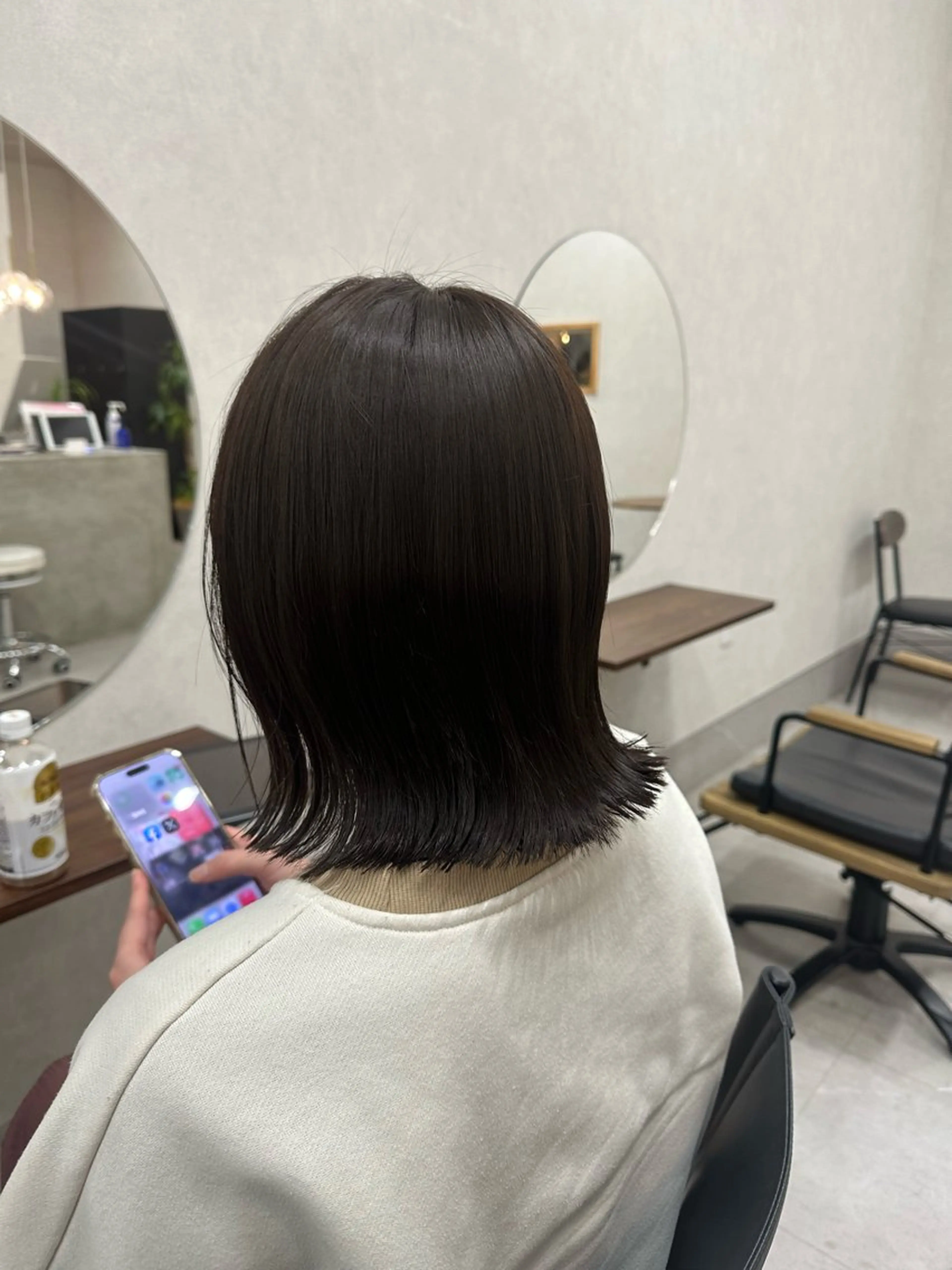 ミディアム 切りっぱなしボブ ボブ カット ヘアカラー stark 北川珠里のヘアスタイル