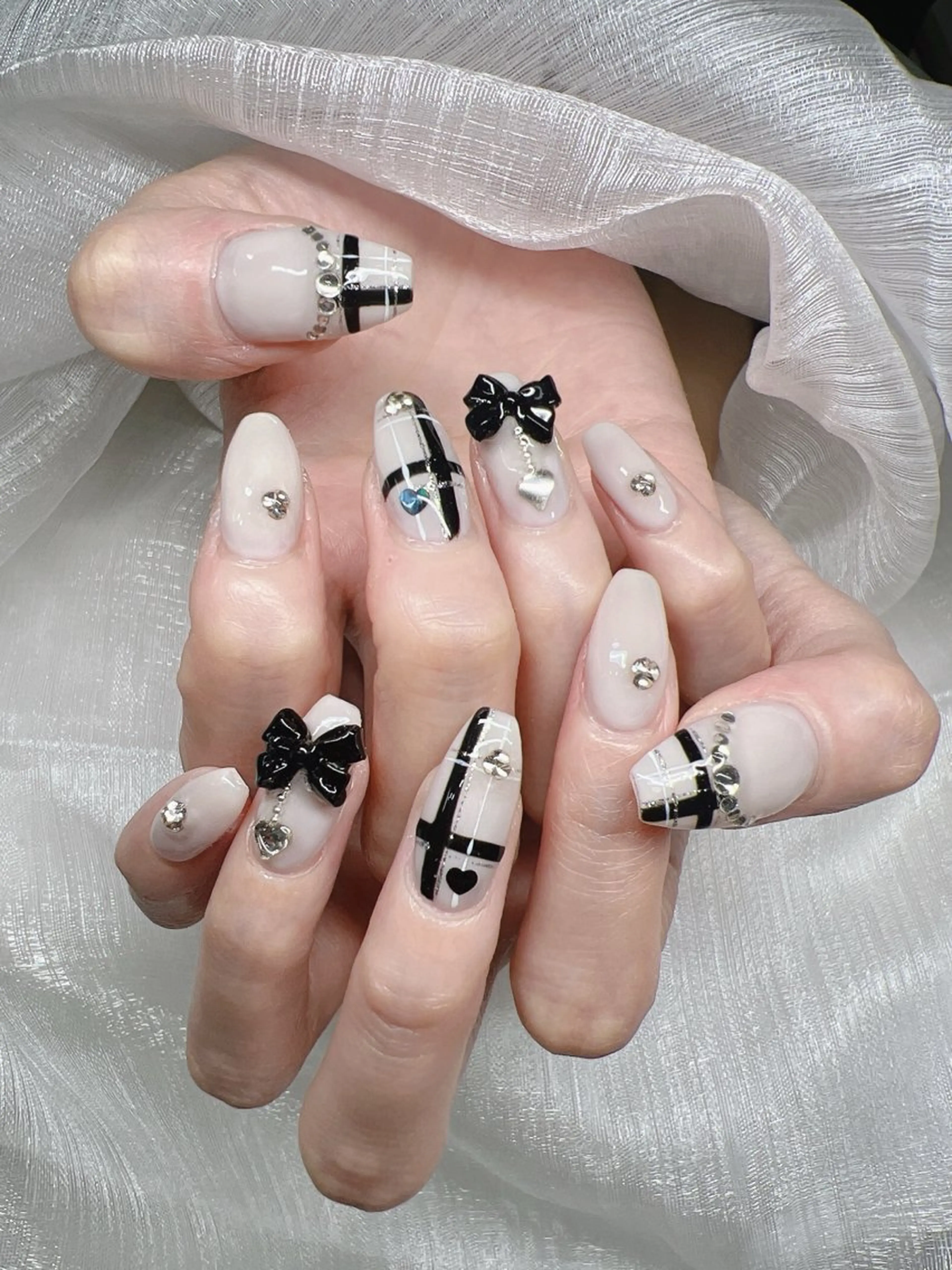 ネイル 長さ出し グラデーション 卒業式 キラキラネイル マグネットネイル ハンドネイル Lee Nails チップ長さだし専門店のネイルデザイン