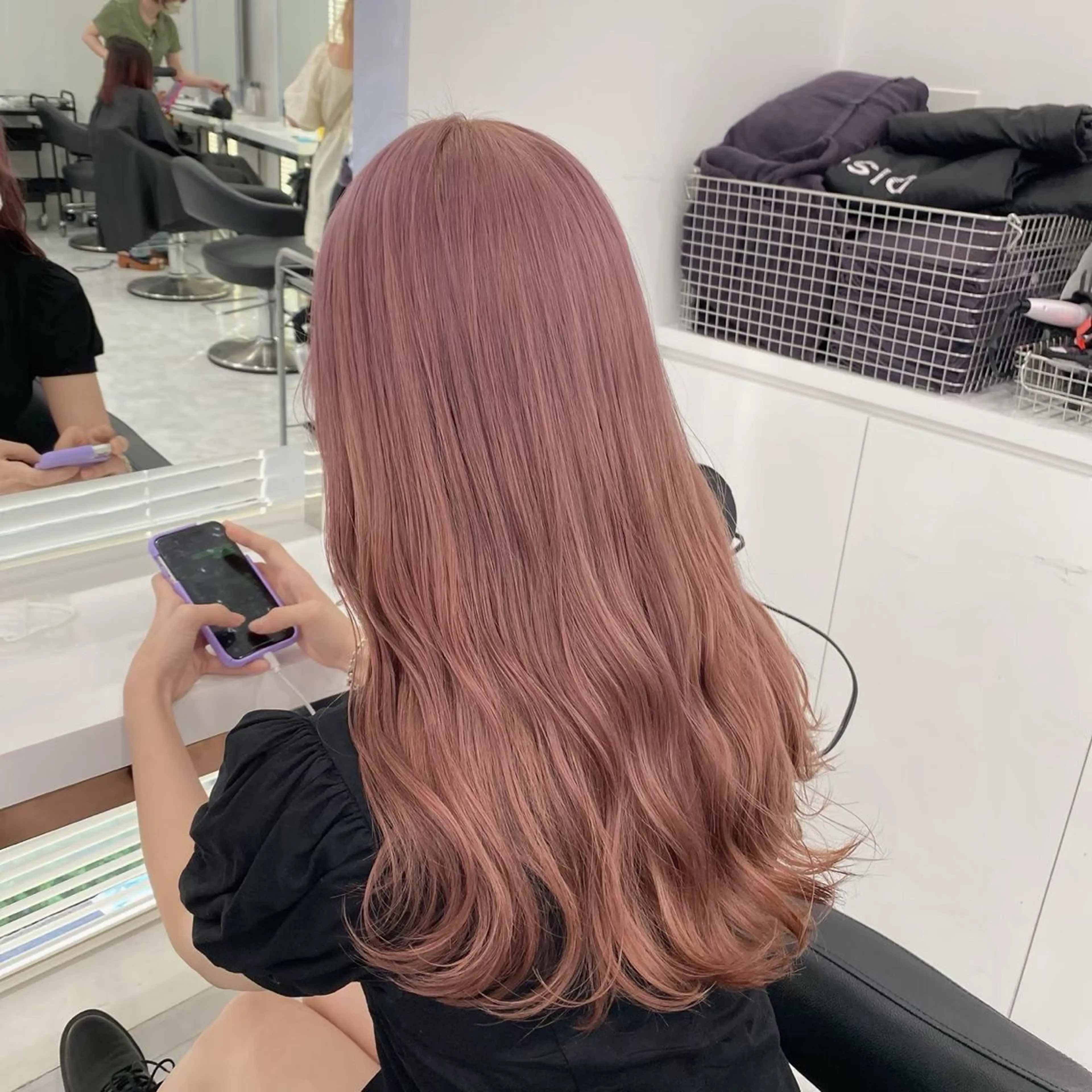 セミロング カラー ヘアアレンジ 🩵ダメージレス艶感 ハイトーン🩷のヘアスタイル