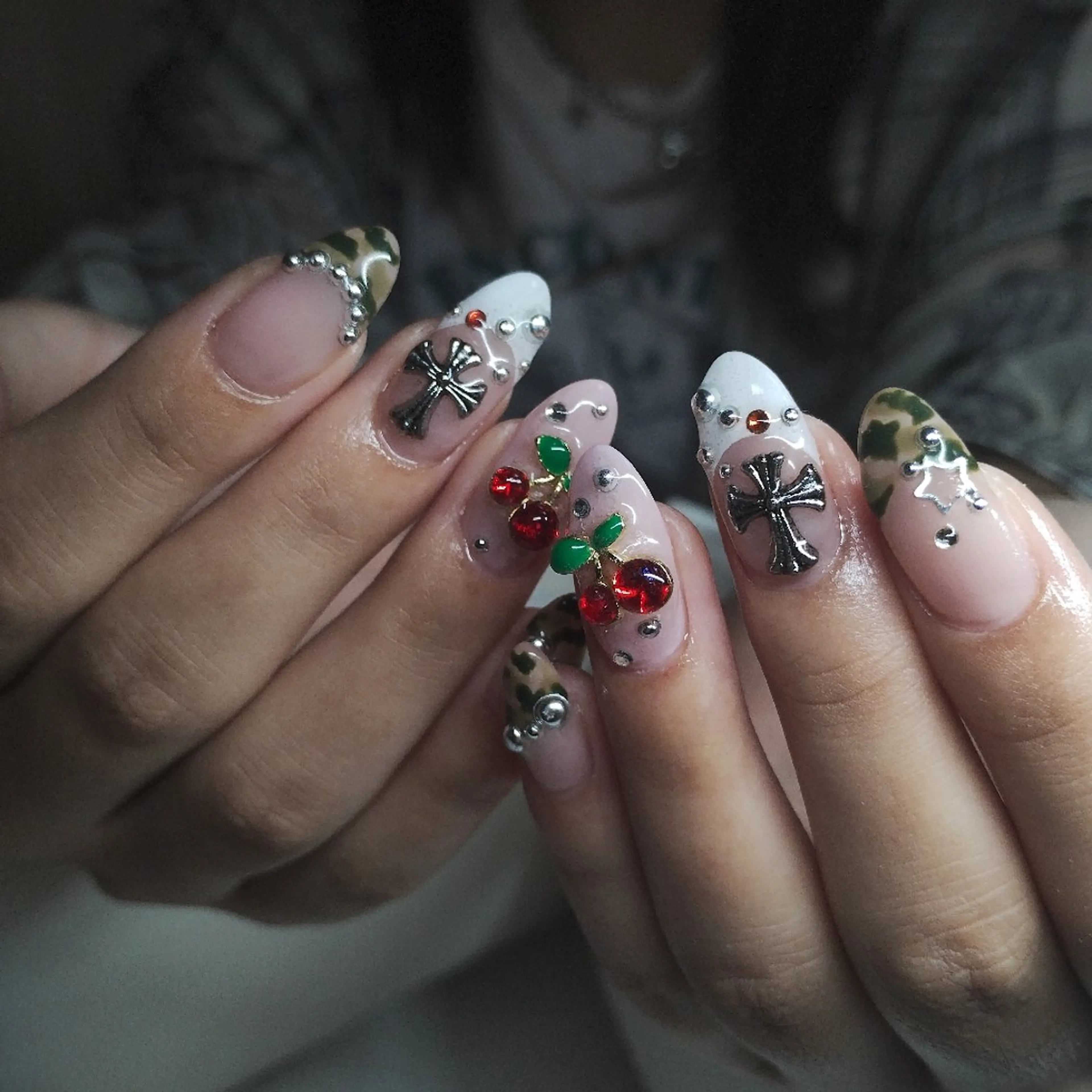 ネイル ハンドネイル 424 nailsのネイルデザイン