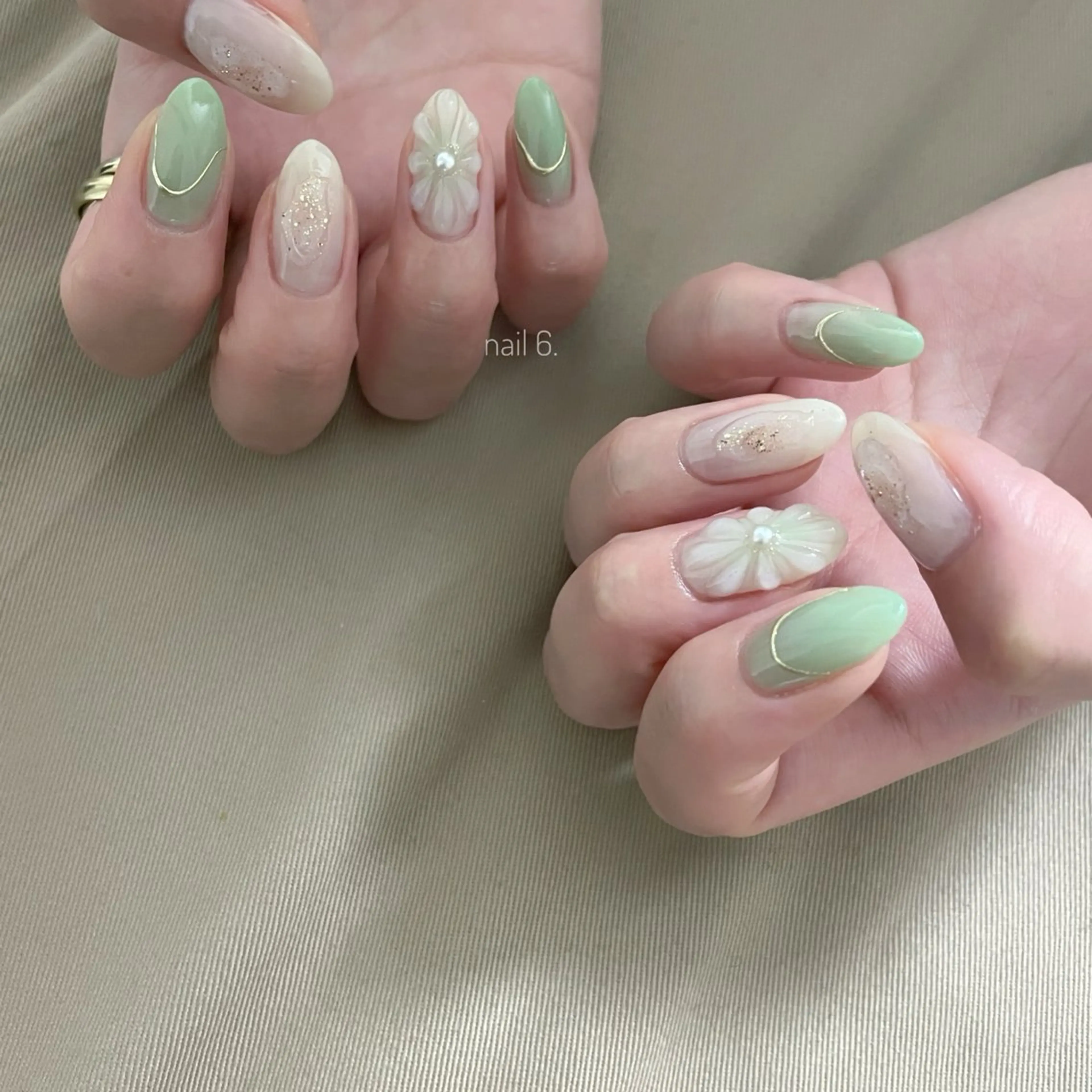 ネイル チークネイル フラワーネイル グリーン ミラーネイル ニュアンスネイル ハンドネイル nail 6.のネイルデザイン