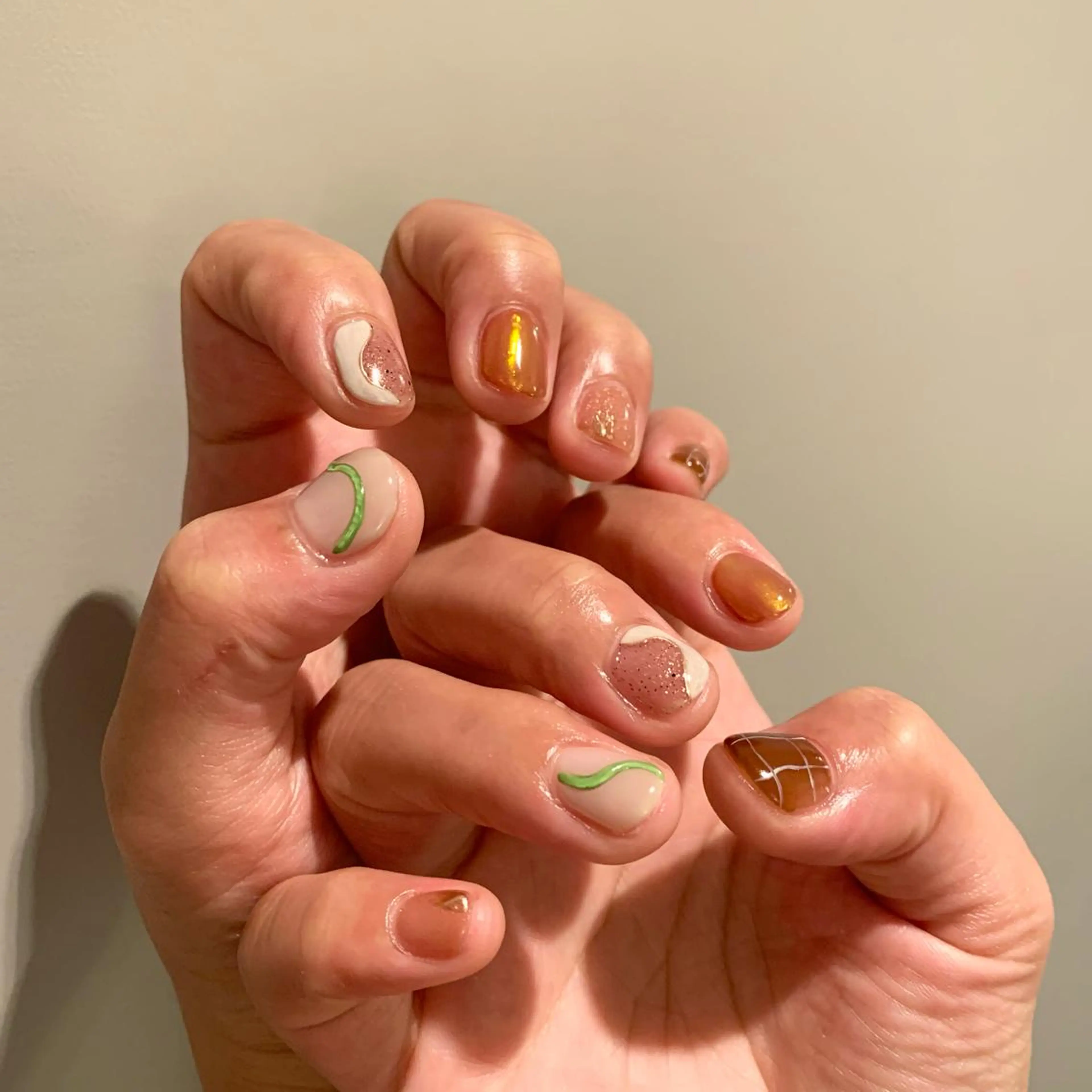 ネイル ハンドネイル ウシク ミユキのネイルデザイン