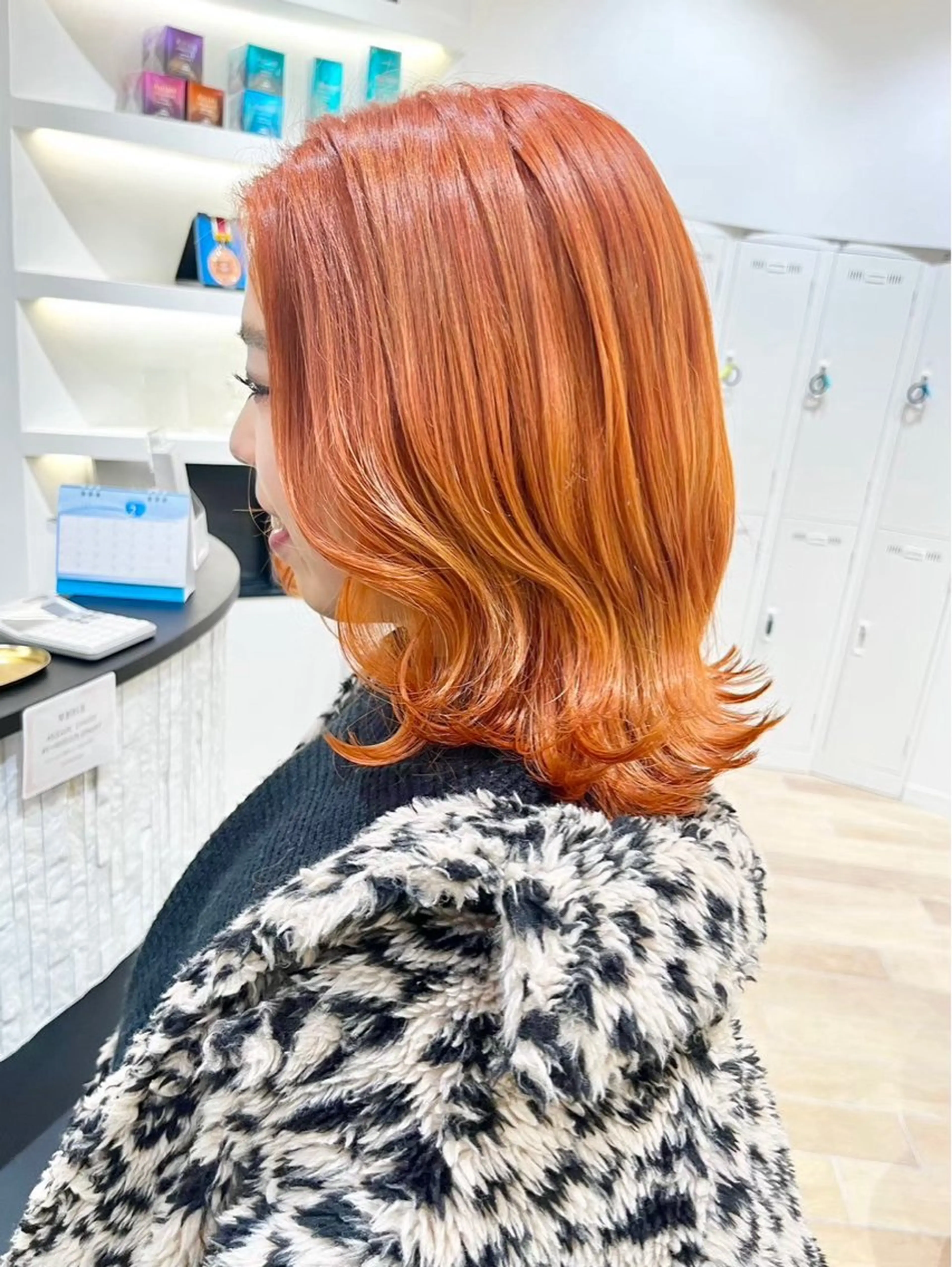 セミロング カラー 艶髪/ハイトーン ️🫧rino🫧のヘアスタイル