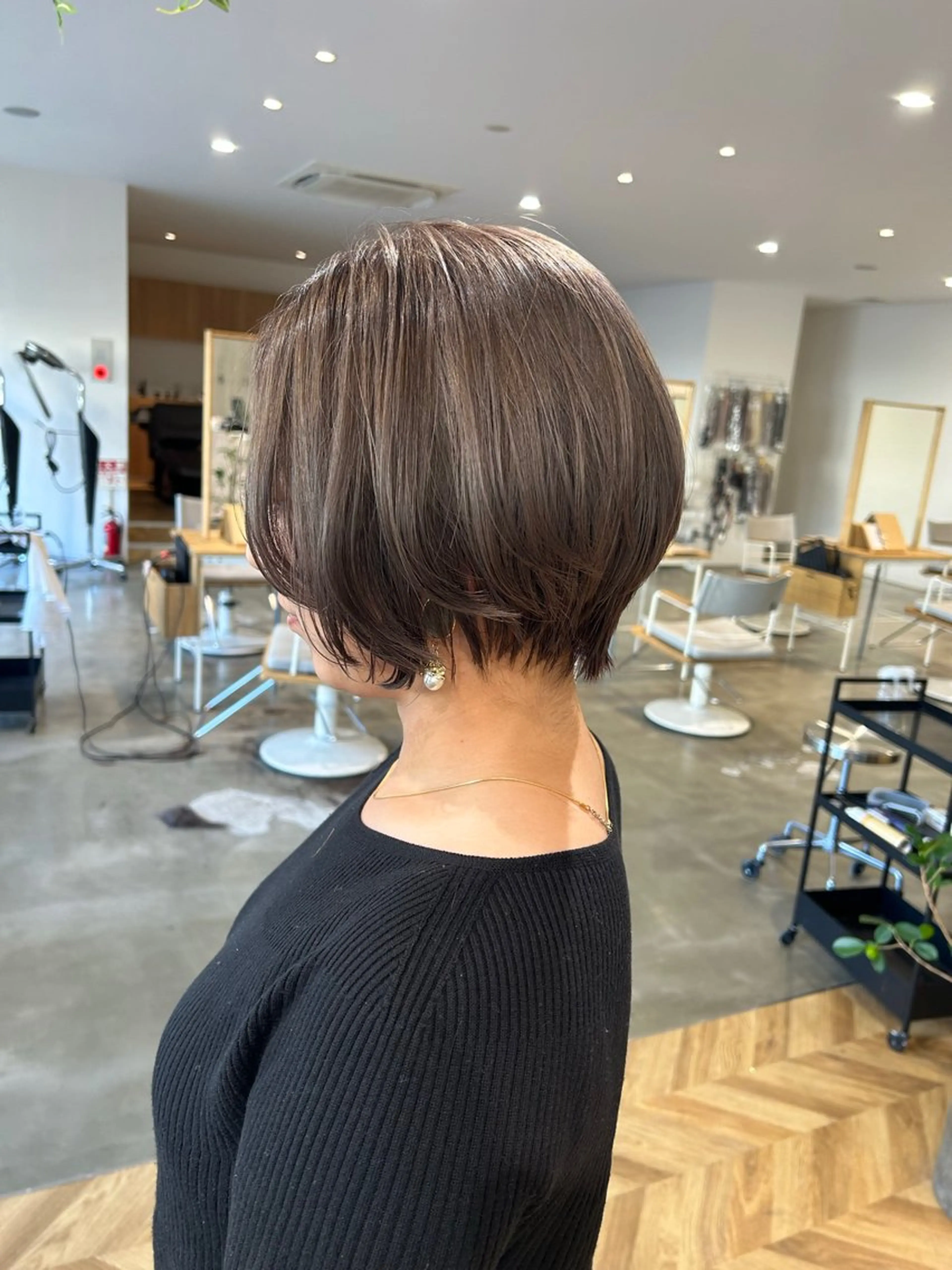 ショート カラー ブリーチ グレージュ 透明感カラー🥣 yukihoのヘアスタイル