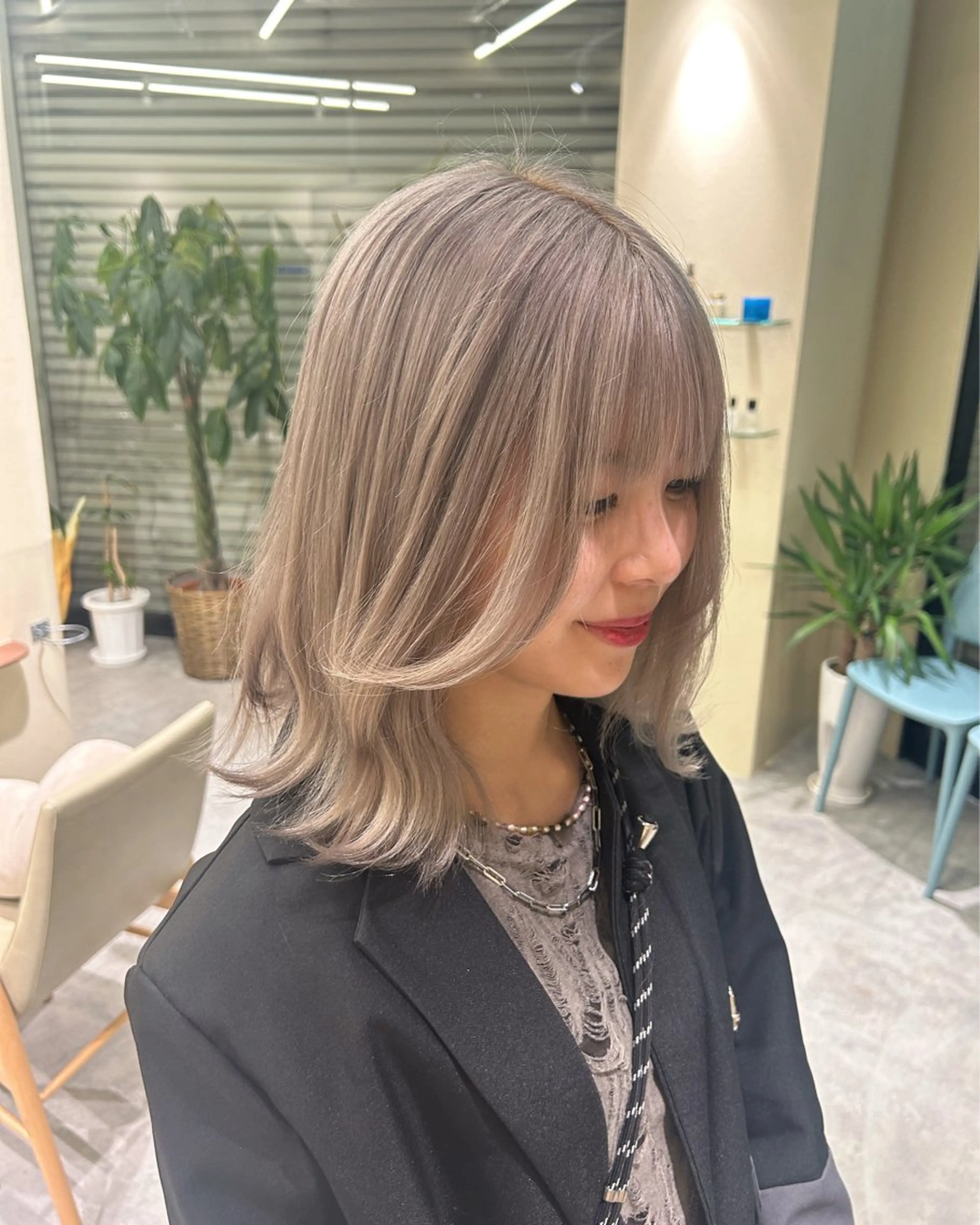 ミディアム 寺澤 花梨のヘアスタイル