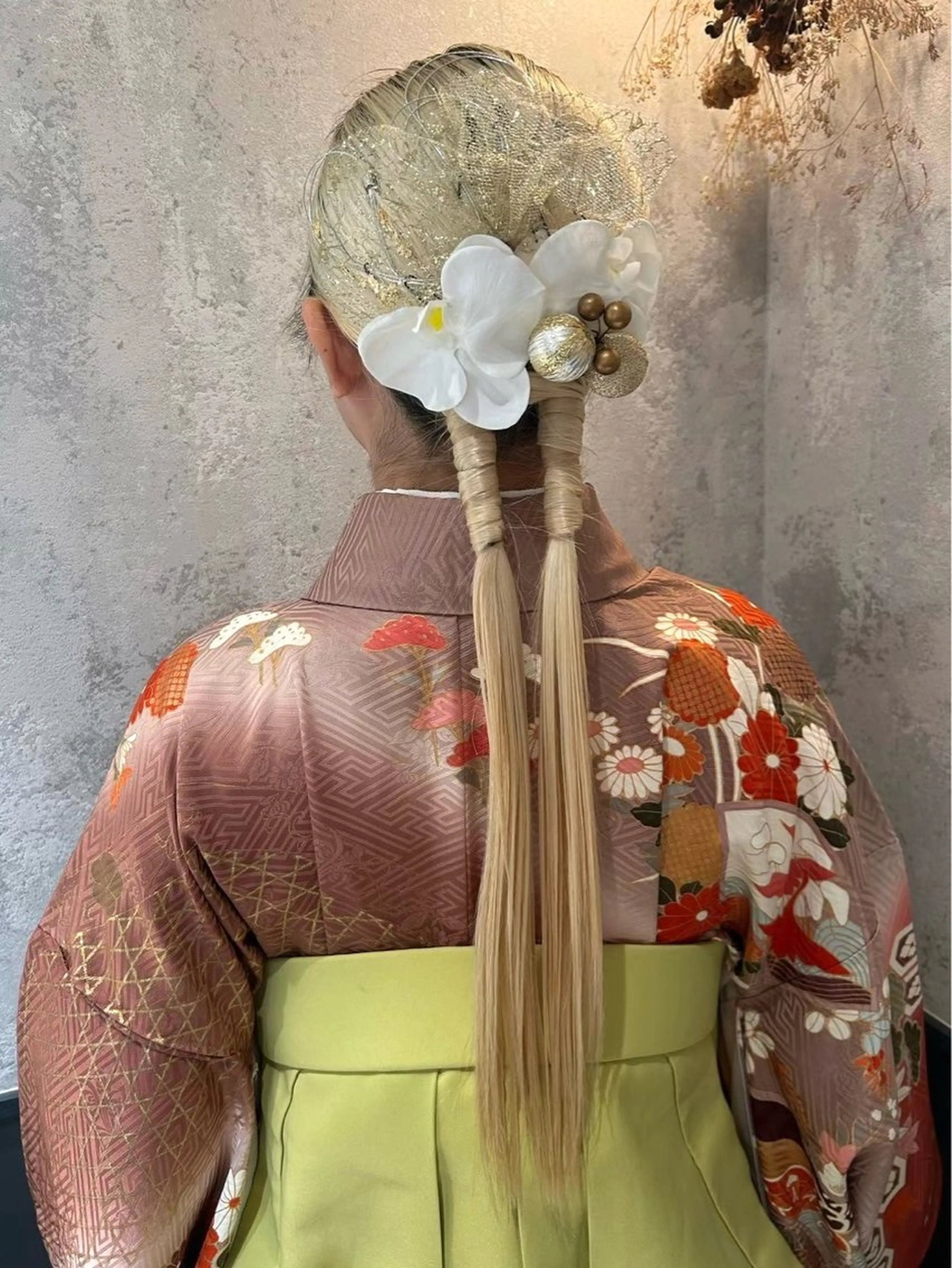 ロング ヘアアレンジ 成人式 結婚式・ブライダル 卒業式のヘアスタイル 艶カラー/縮毛矯正/ ケア/アレンジ/桜悠のヘアスタイル