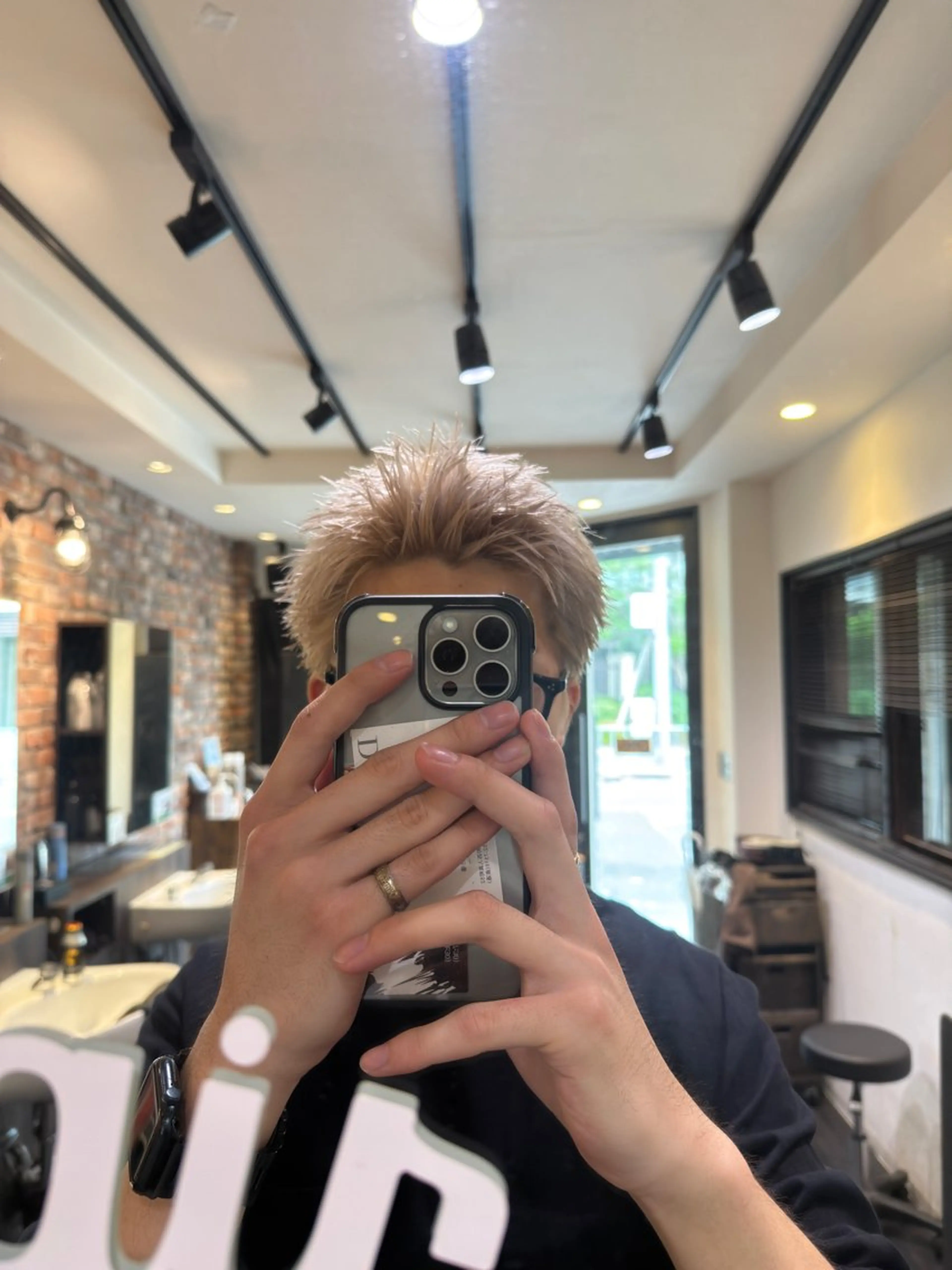 カラー メンズ スパイキーショート 大谷 洸生のヘアスタイル