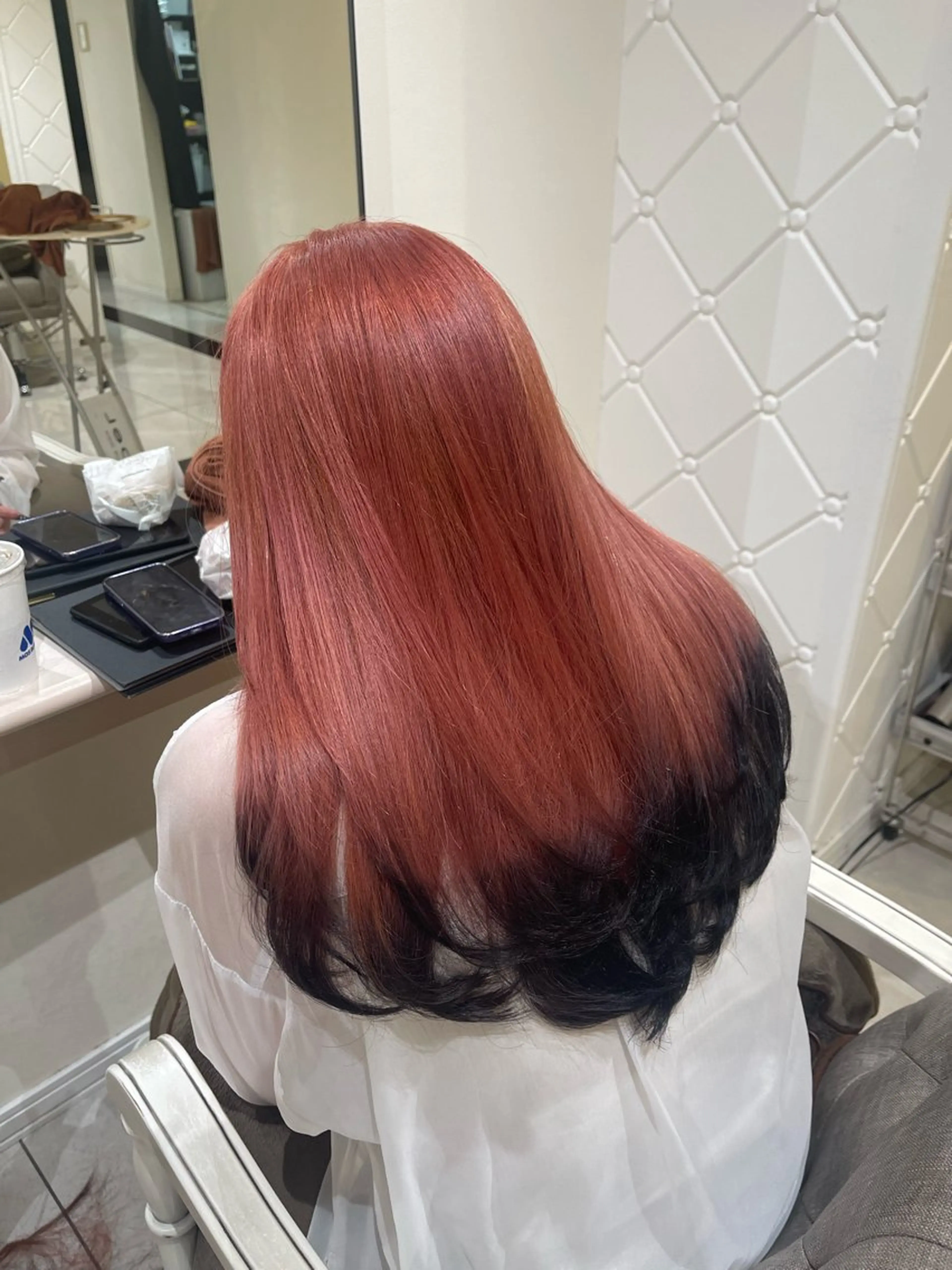 ロング カラー 濱田輝レイヤー 韓国風 ハイトーンのヘアスタイル