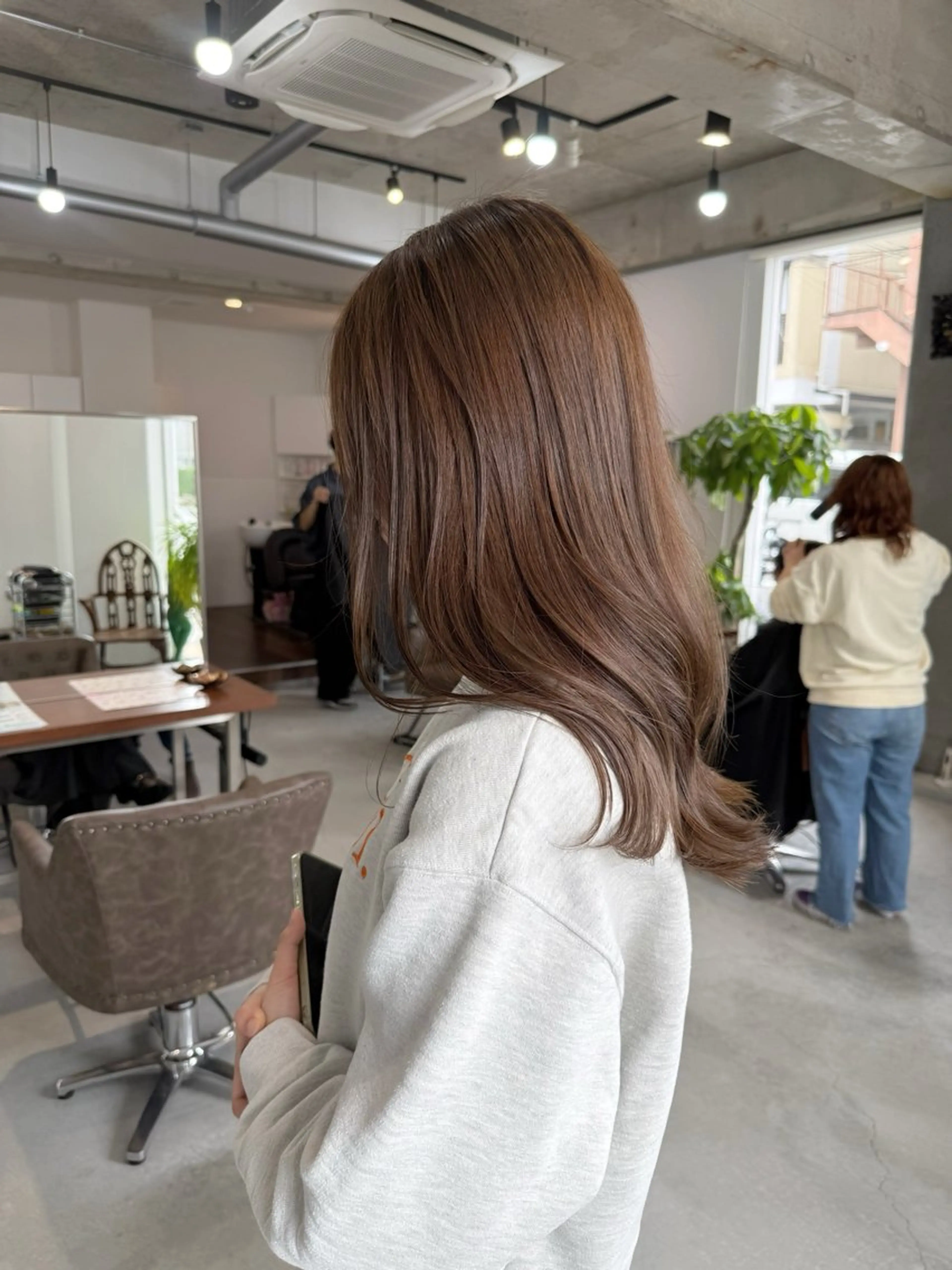 セミロング カラー ブラウンカラー カット ヘアカラー トリートメント カイリ /レイヤーカットのヘアスタイル