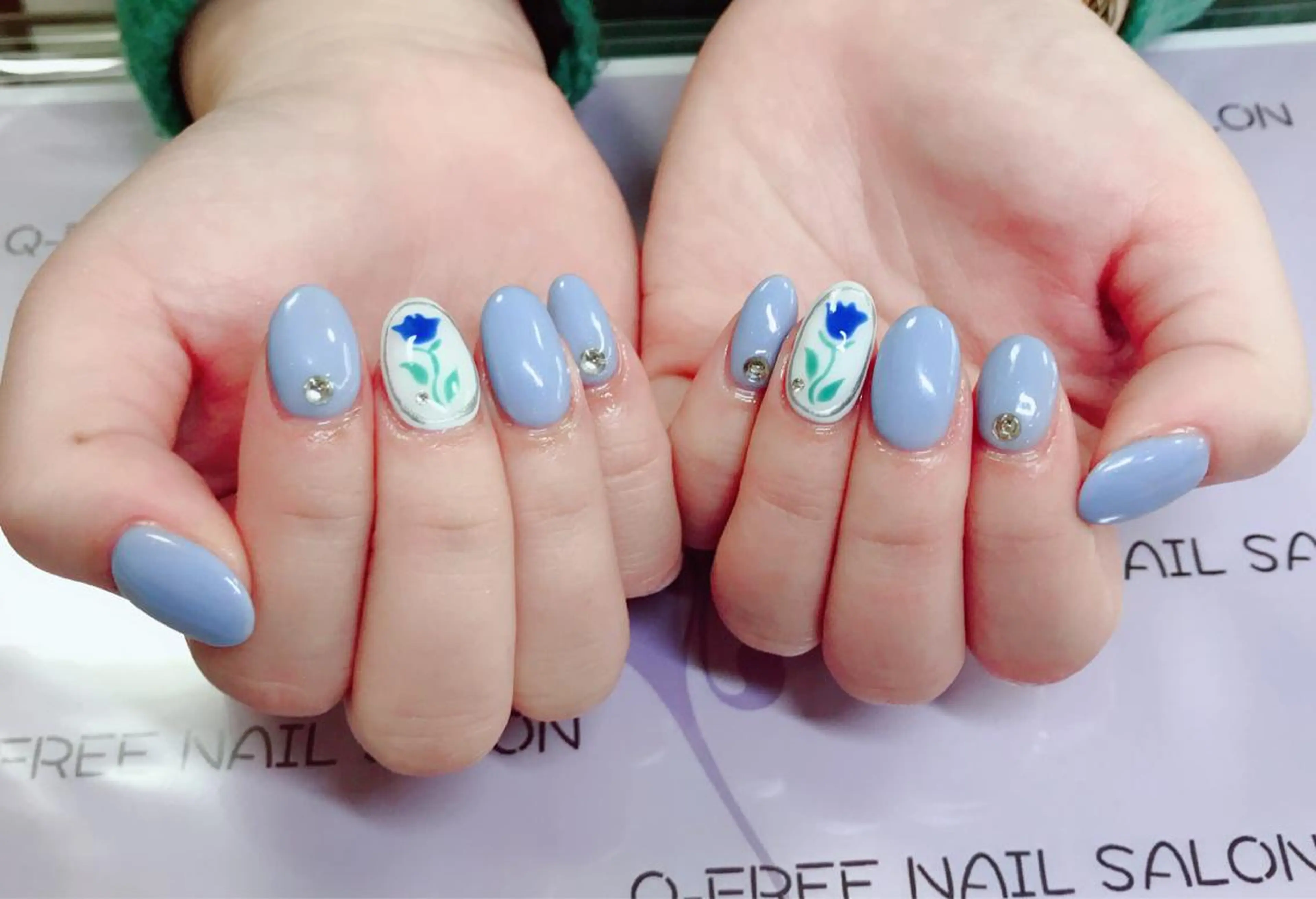 カラー ネイル Q Free nailsのネイルデザイン