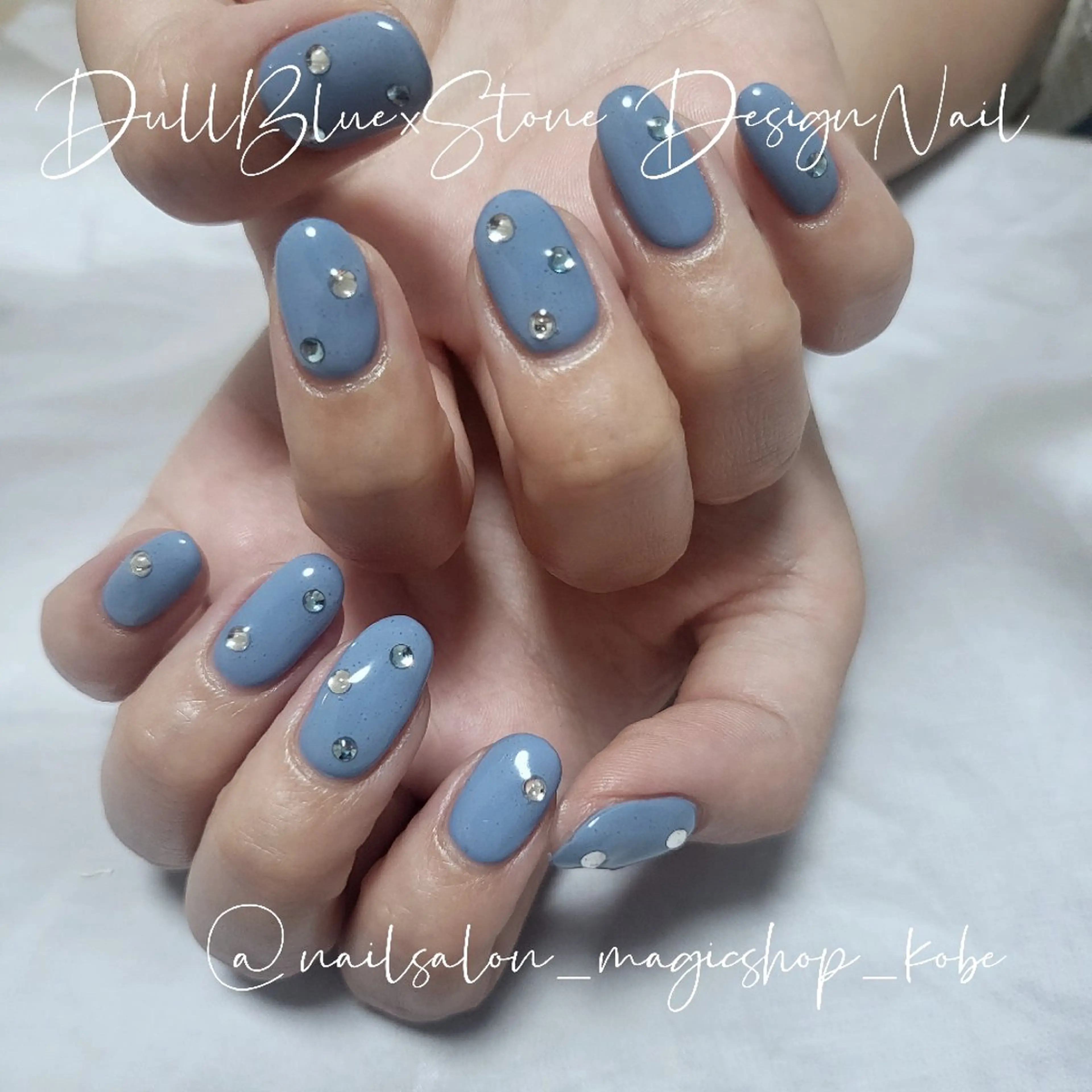 ネイル ブルー ジェルネイル ワンカラーネイル ソフトジェル ストーンネイル ハンドネイル Nailsalon MagicShopのネイルデザイン