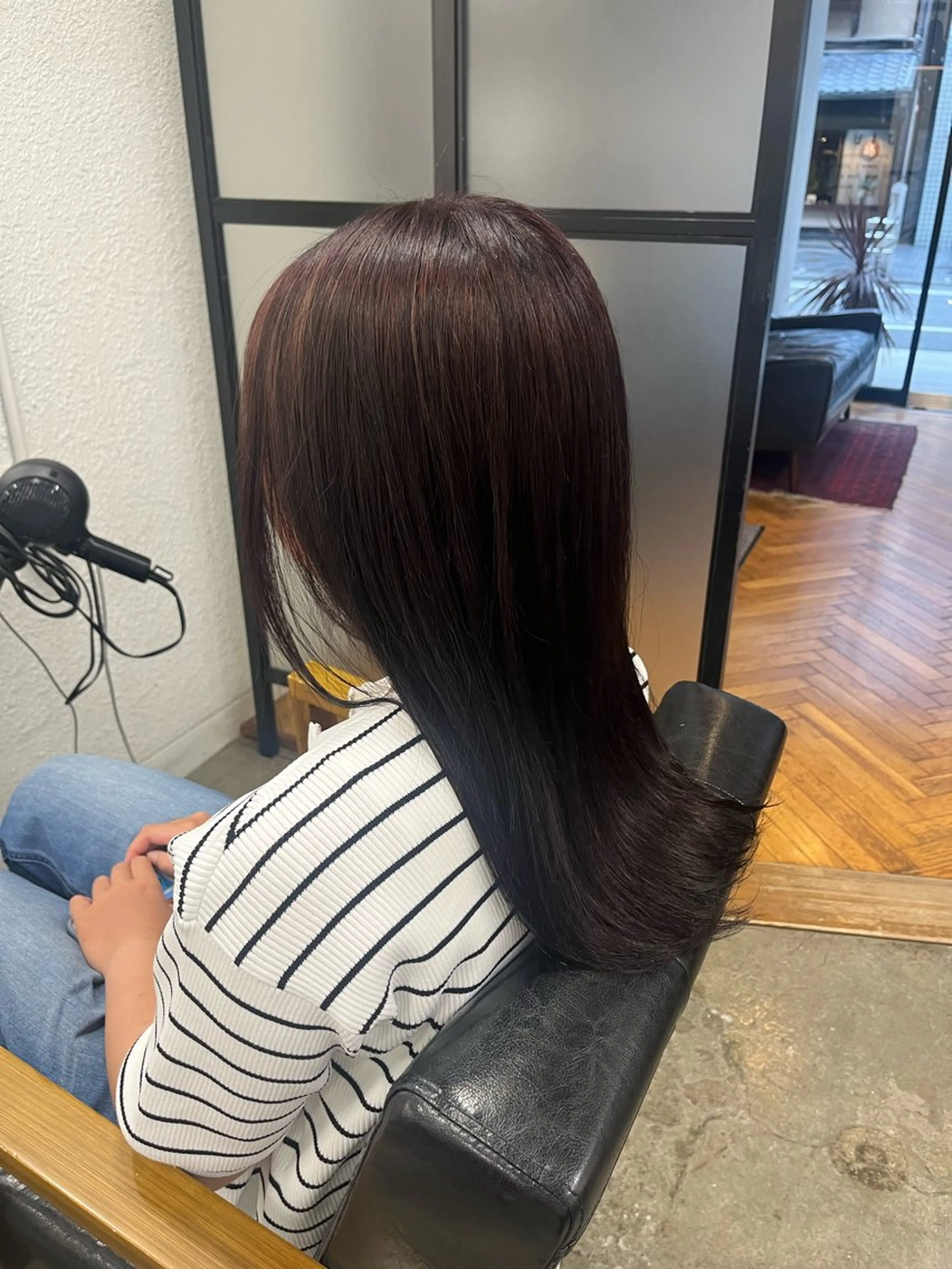 カラー 林 萌々のヘアスタイル