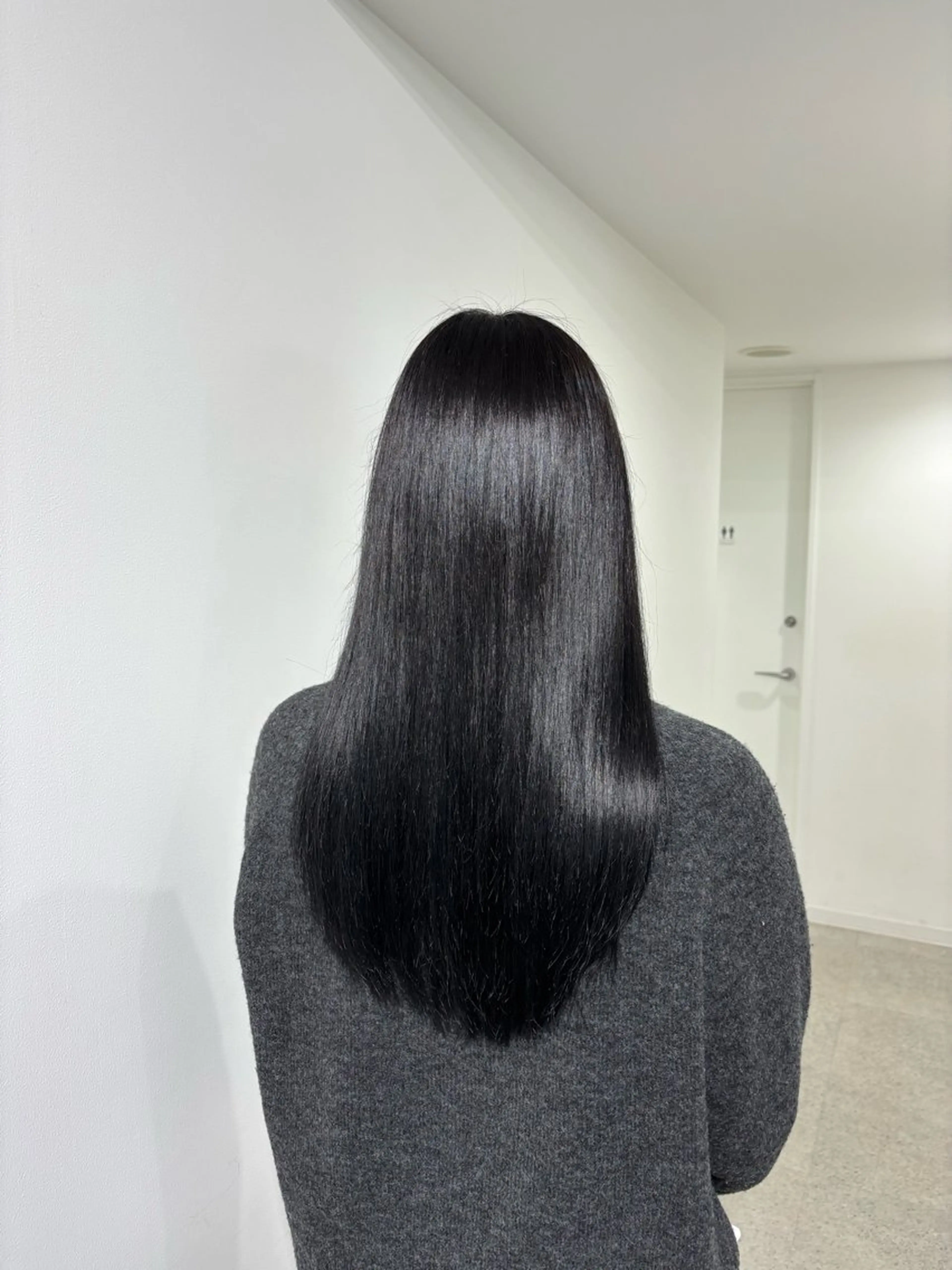 ロング カラー カット ヘアカラー トリートメント ヘッドスパ 韓国風レイヤー透明感 艶髪カラー/岡田悠希のヘアスタイル