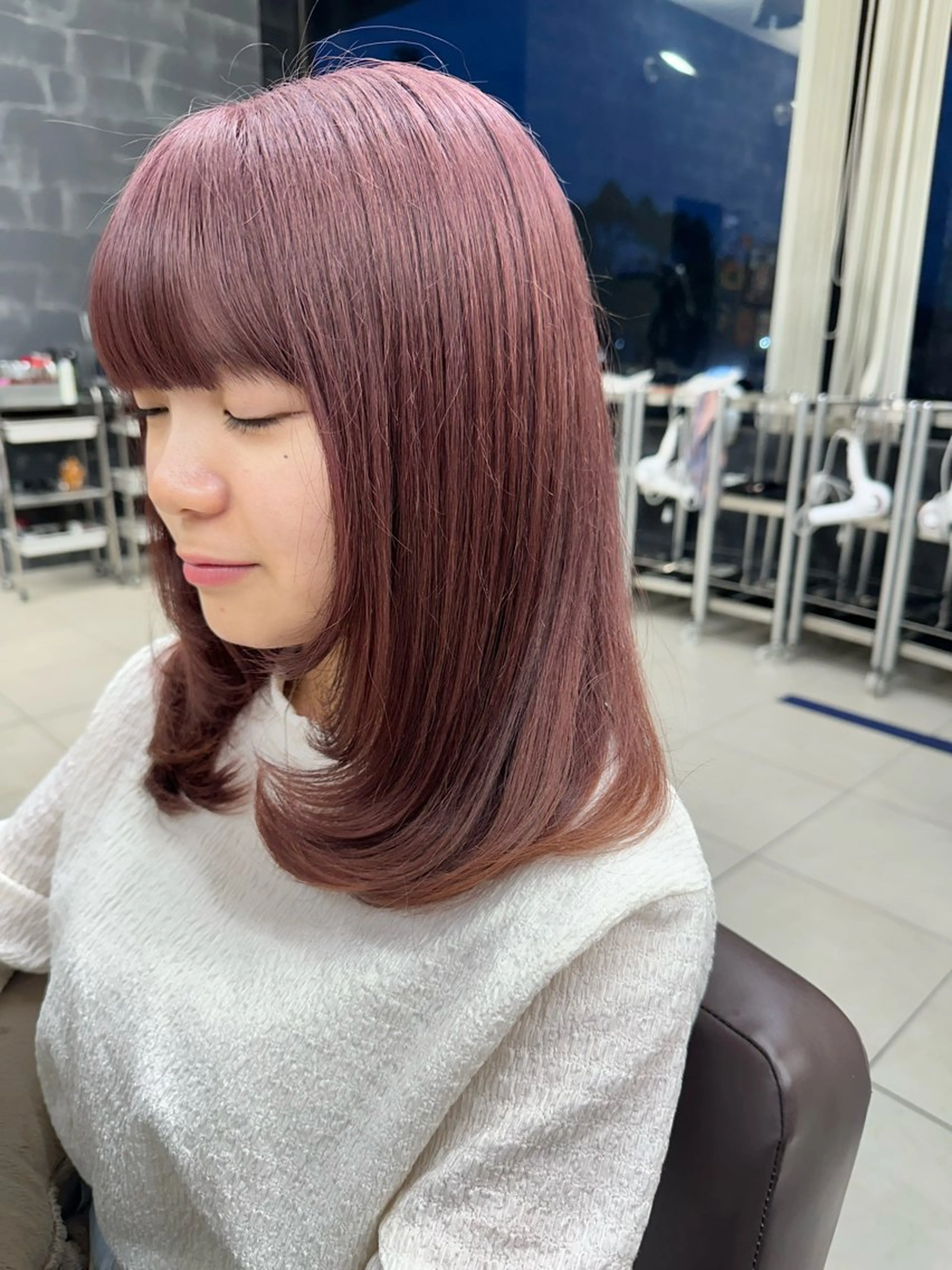 セミロング ピンクラベンダー レイヤーカット カット ヘアカラー トリートメント SHUN/ブリーチ/ カラー/臼井/佐倉のヘアスタイル