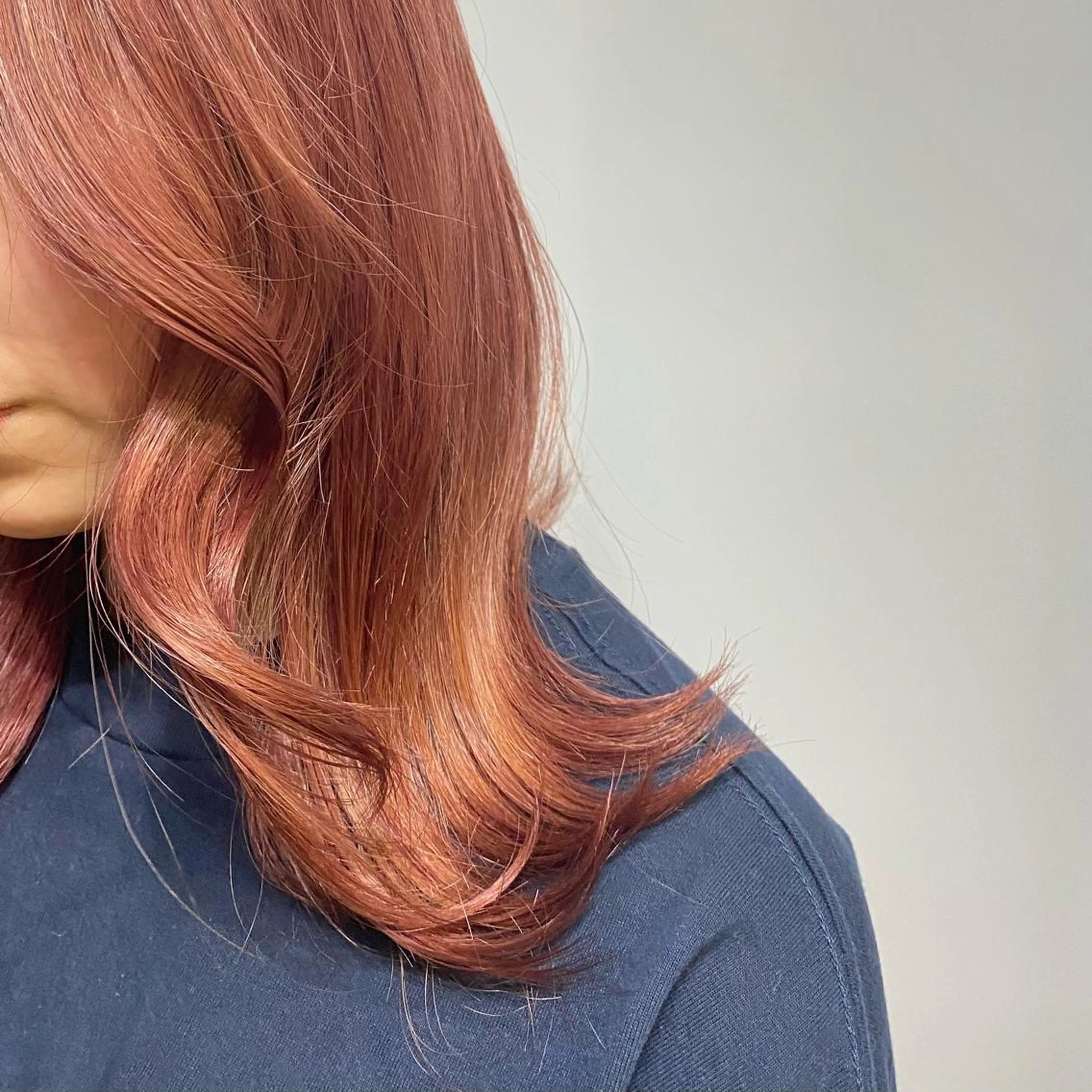 ミディアム カラー ヘアアレンジ ヘアカラー ツガミ リナのヘアスタイル