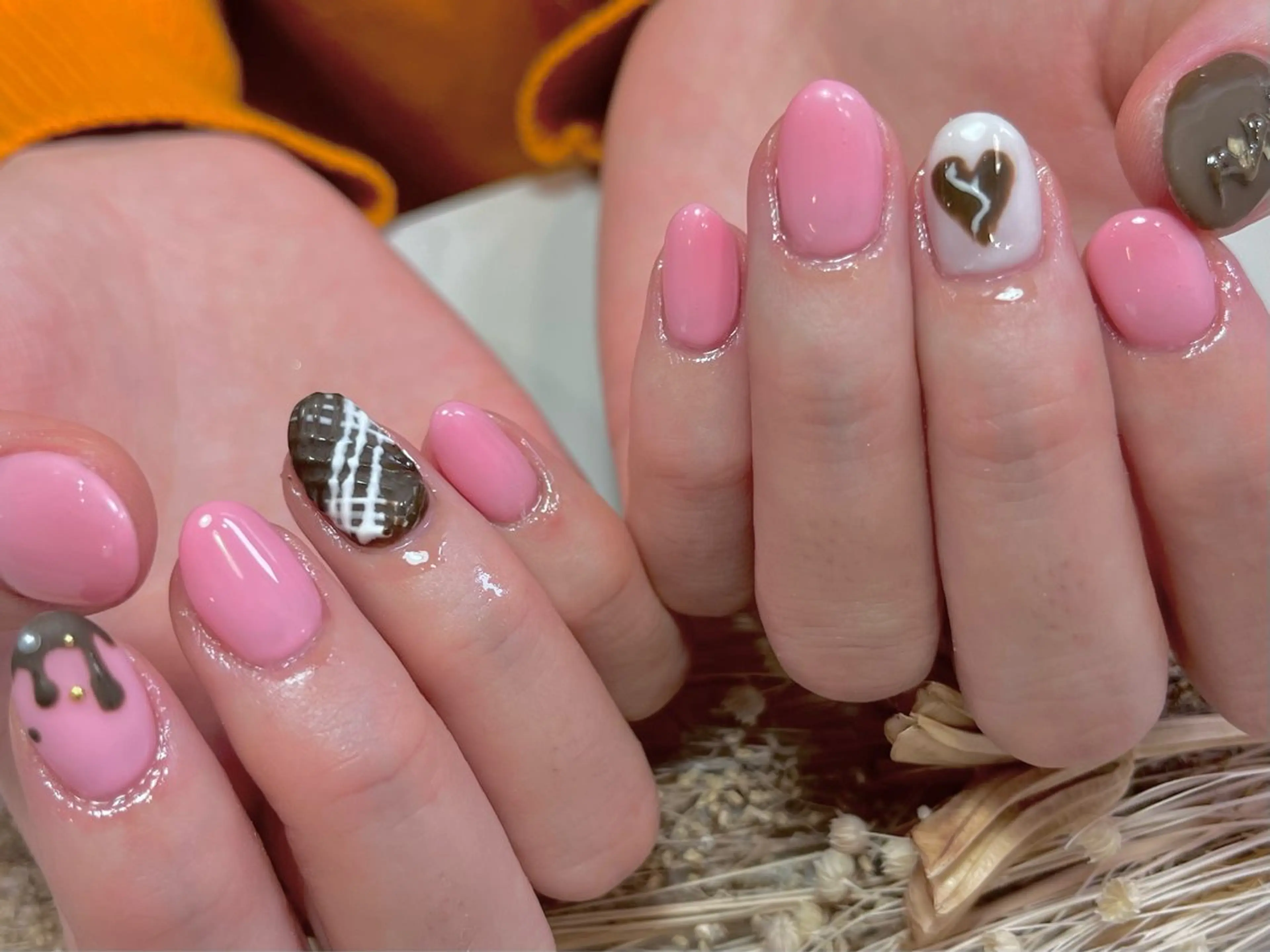 ネイル バレンタイン Queen nail所属・QUEENＮA IＬ JR寺田町1分のネイルデザイン