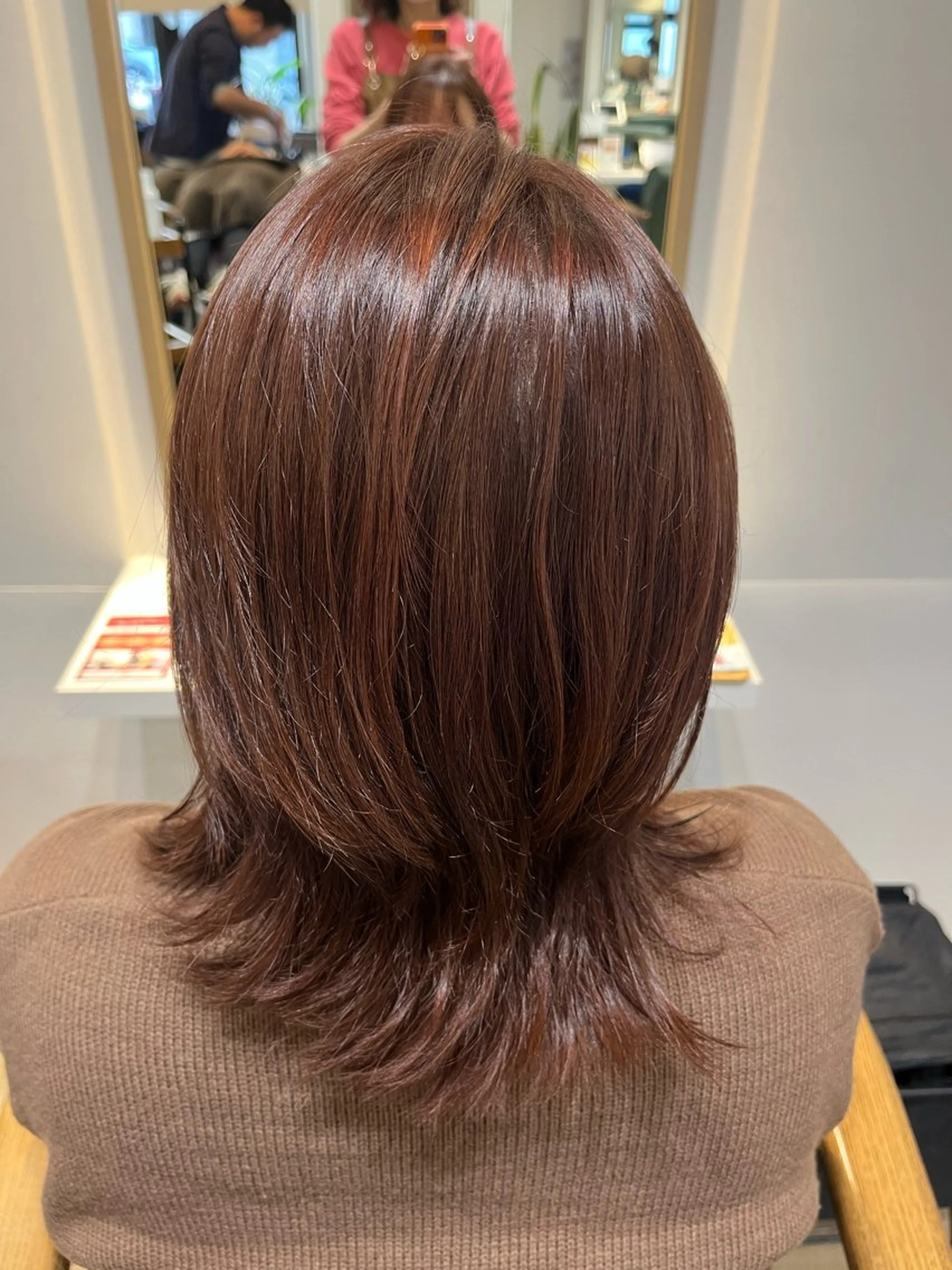 ミディアム 小鴨 美佳のヘアスタイル