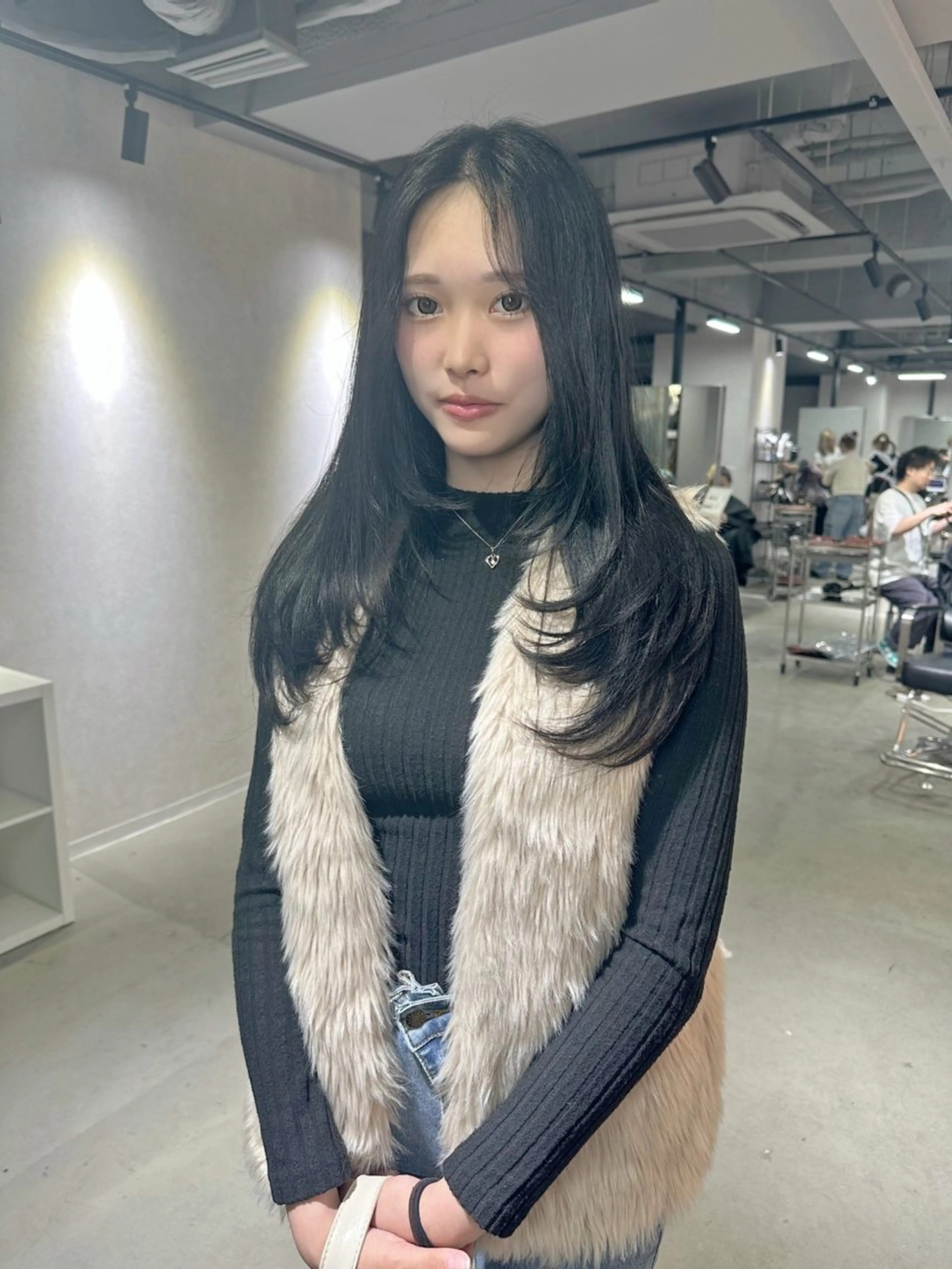 セミロング ケアカラー ボブ 髪質改善 韓国風ヘア レイヤーカット カット トリートメント 艶髪カラー/レイヤ ー支持No.1renのヘアスタイル