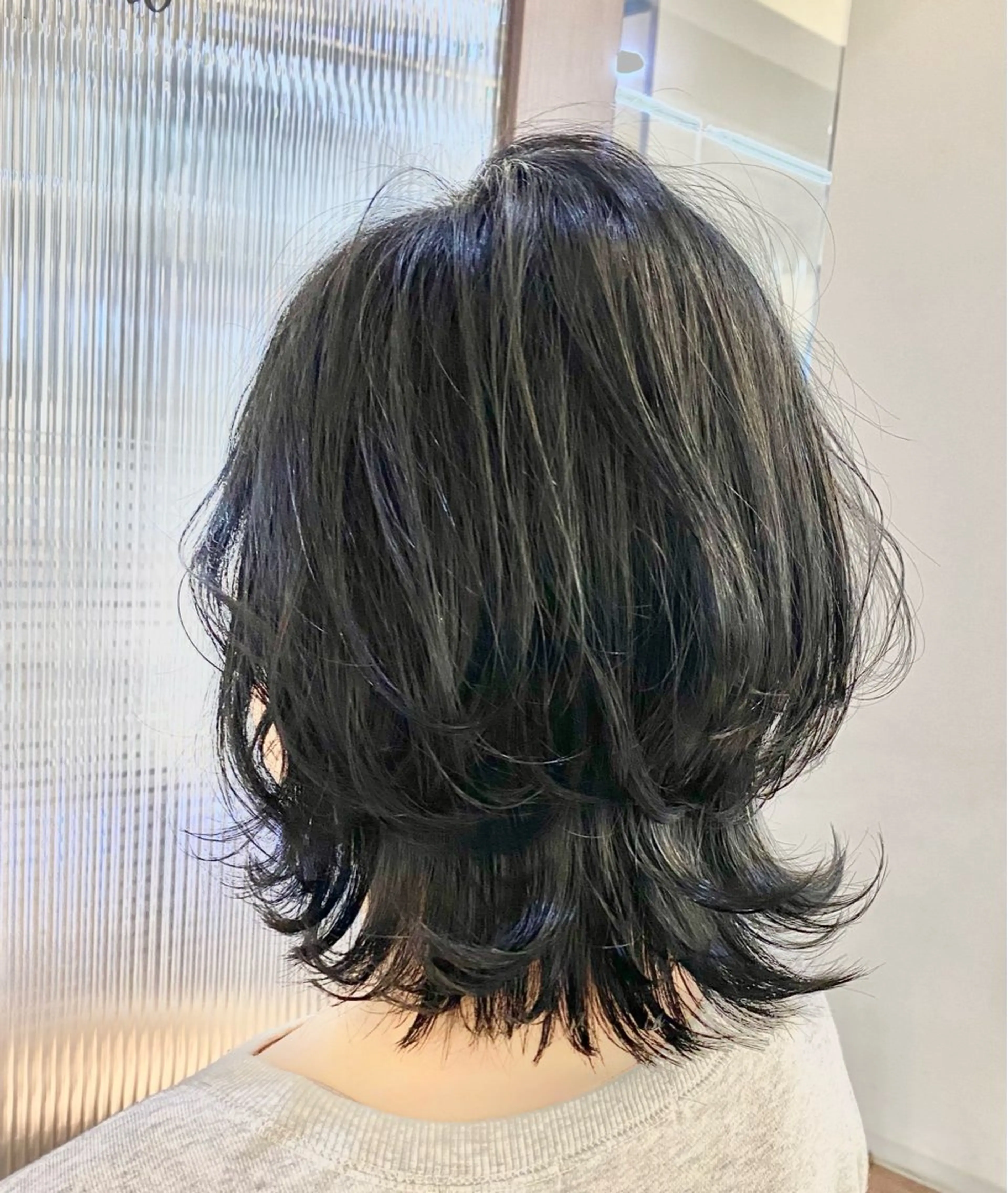 ミディアム 鈴木 千恵子のヘアスタイル