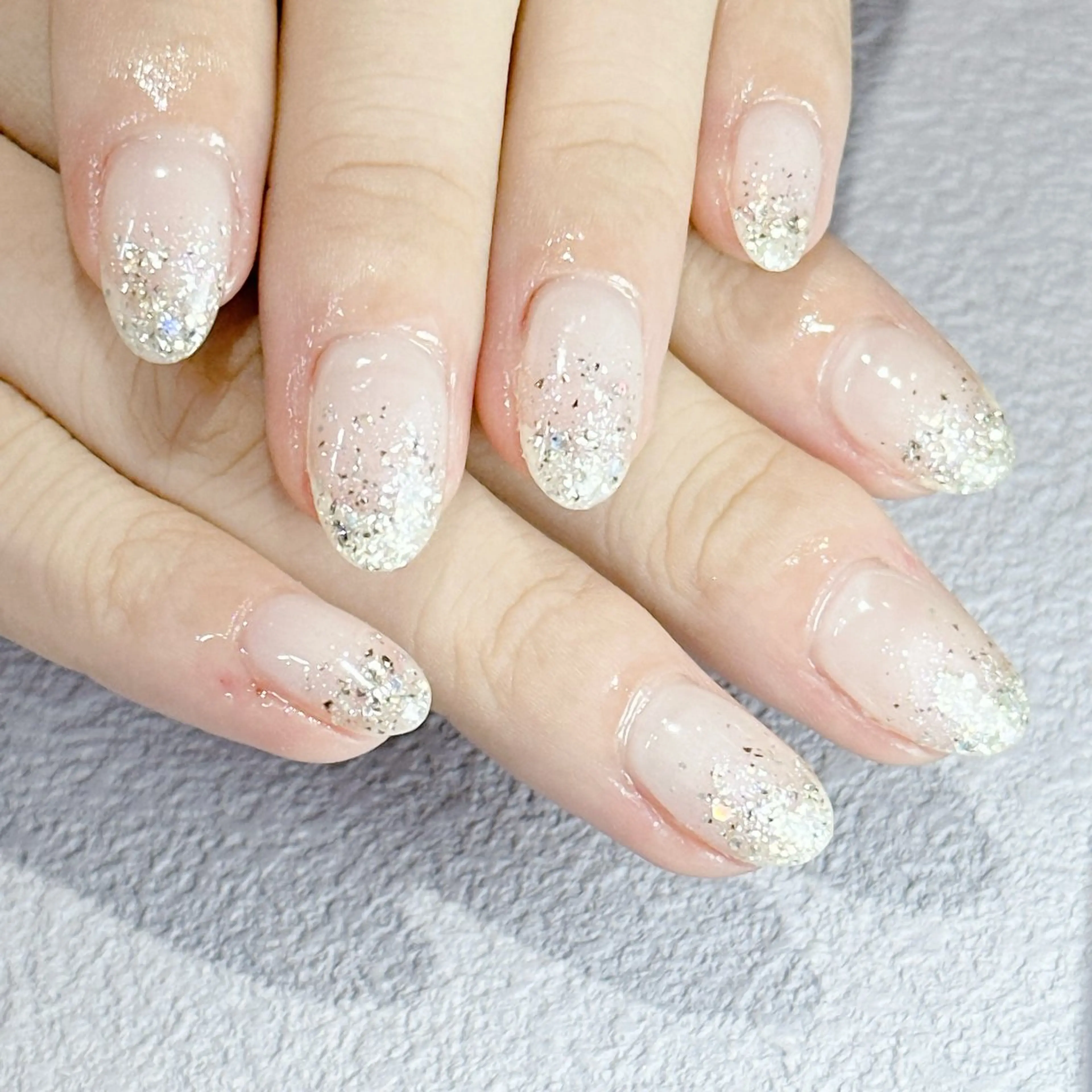 ネイル オーロラネイル ジェルネイル ニュアンスネイル オフィスネイル シンプルネイル ネイルサロン パールのネイルデザイン