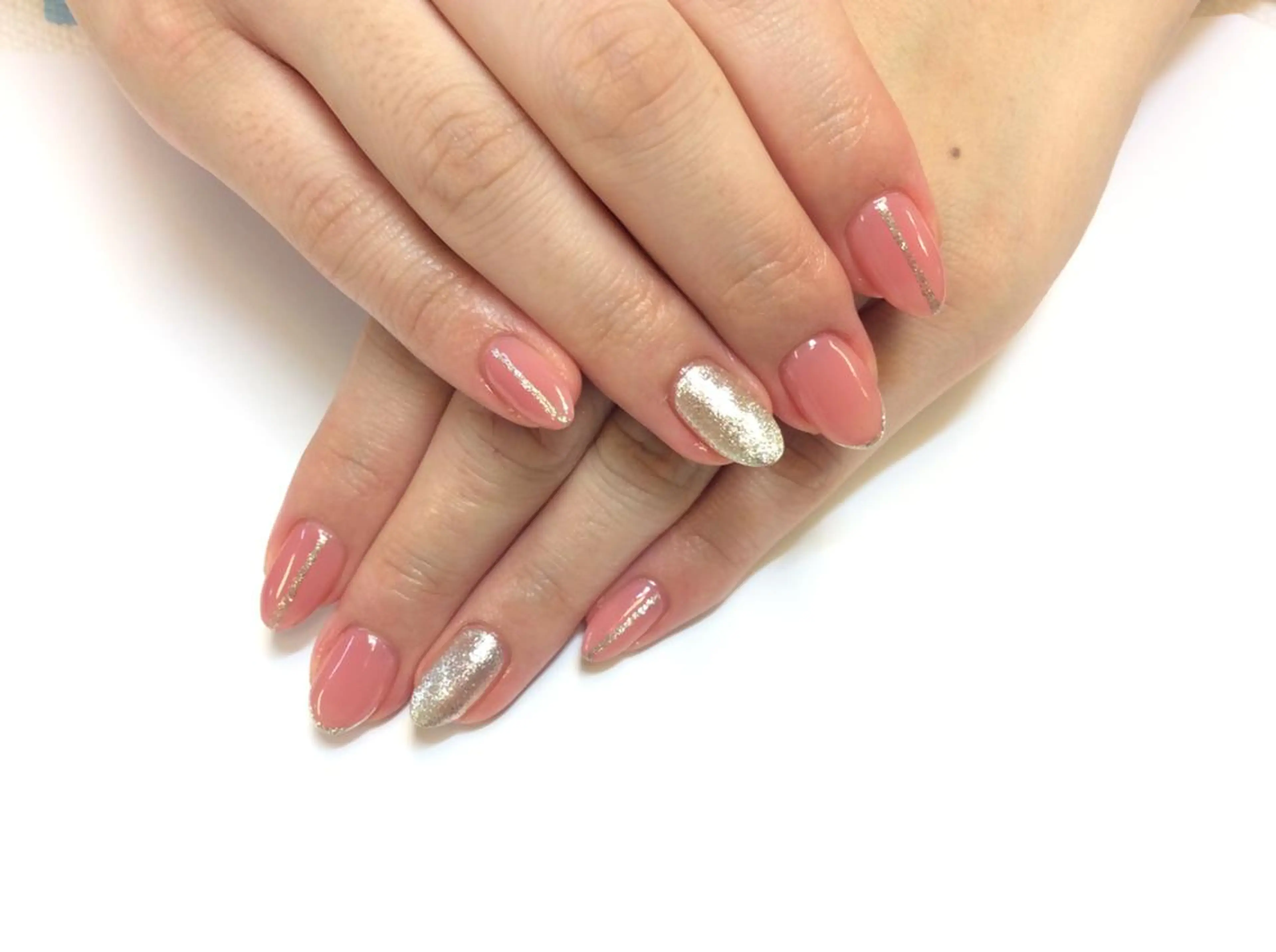 ネイル ラメ(グリッター) ワンカラーネイル 新橋 ルキナ スタッフのネイルデザイン