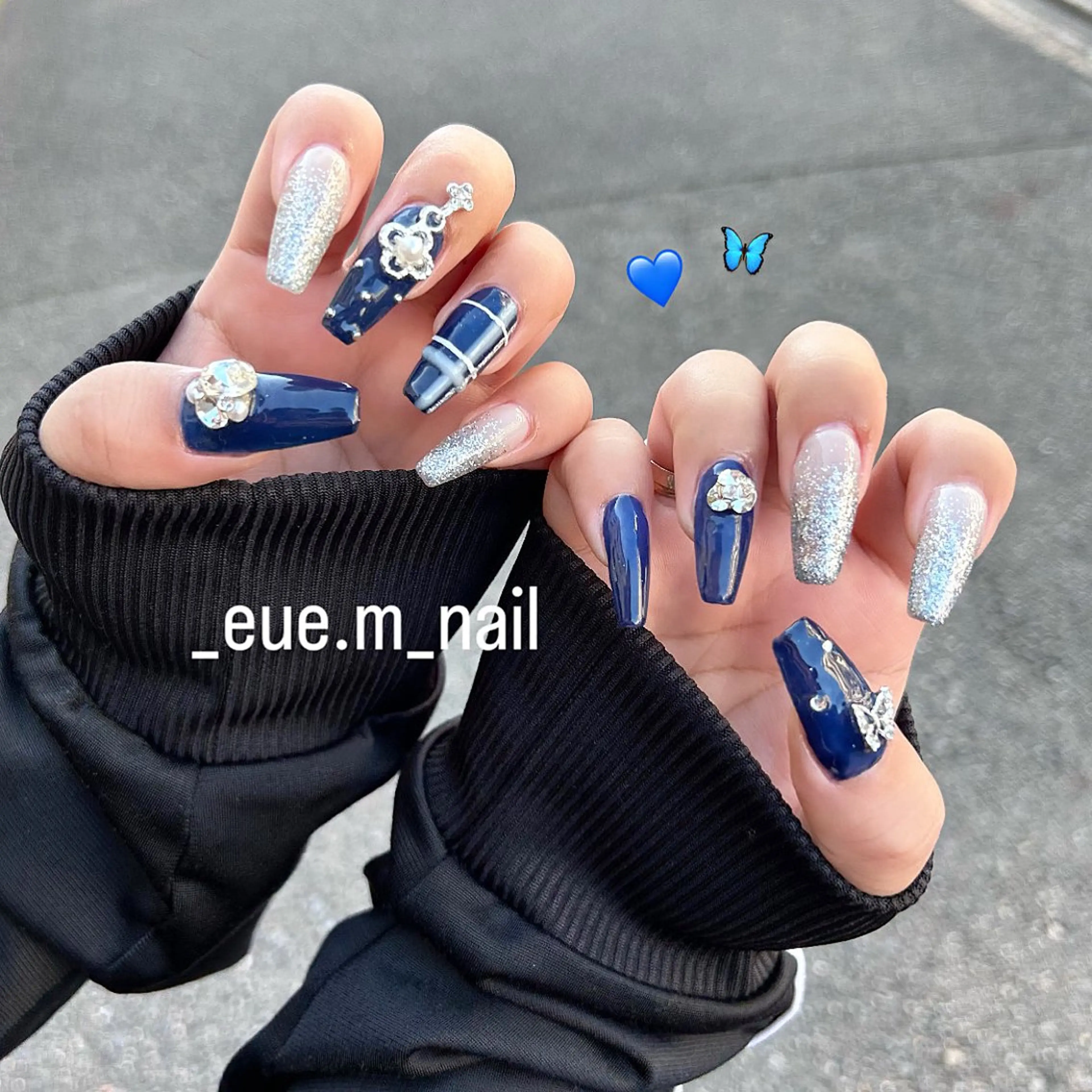 ネイル グラデーション ラメ(グリッター) ラメグラデーション ネイビー シルバー 深夜ネイルサロン eub.m_nailのネイルデザイン