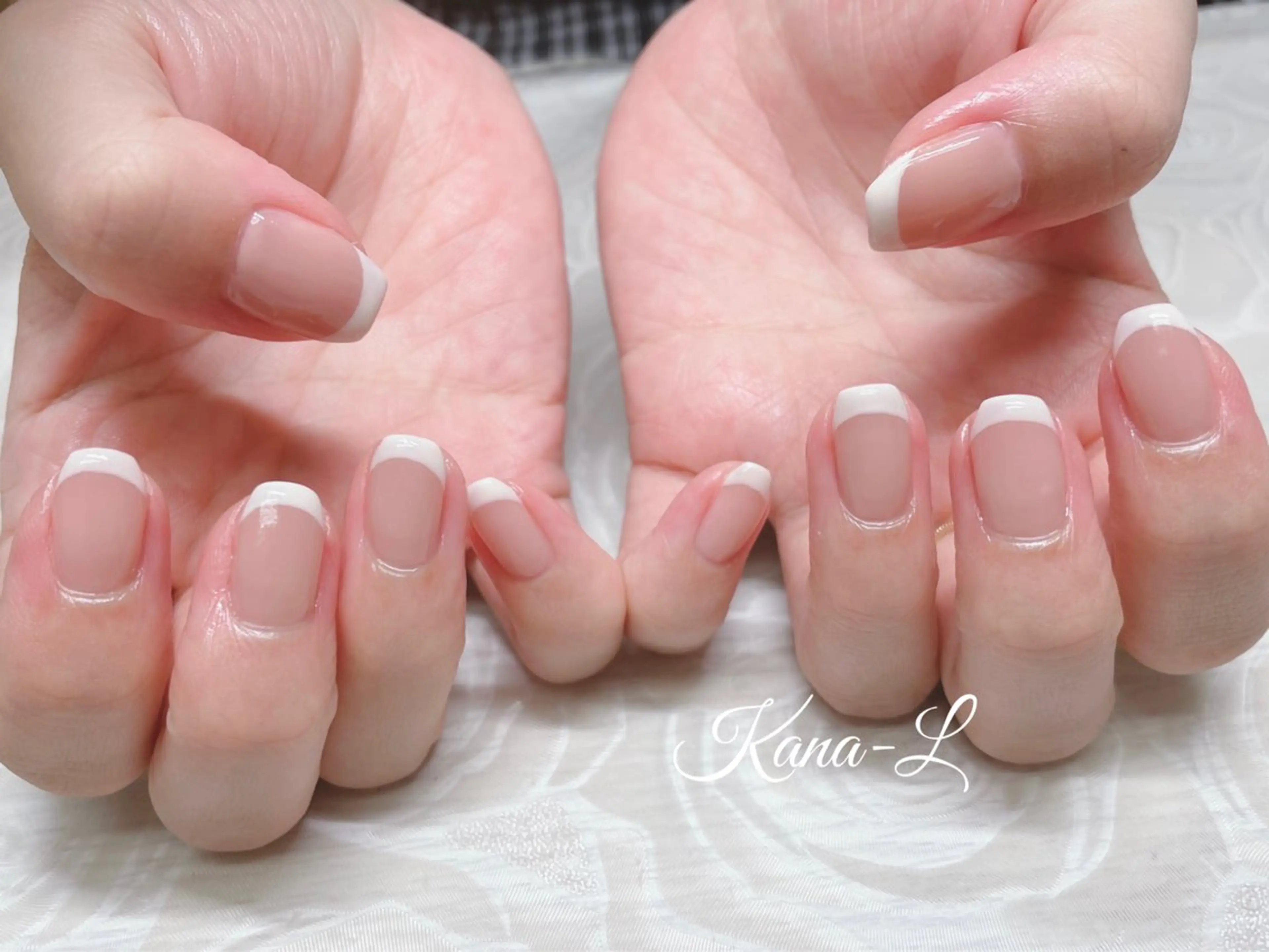 ネイル フレンチネイル ジェルネイル パラジェル 芦辺 香奈のネイルデザイン